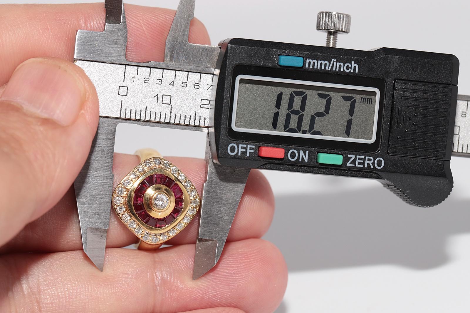 Vintage CIRCA 1980s 18k Gold Natürlicher Diamant und Baguetteschliff Rubin Navette Ring im Angebot 7