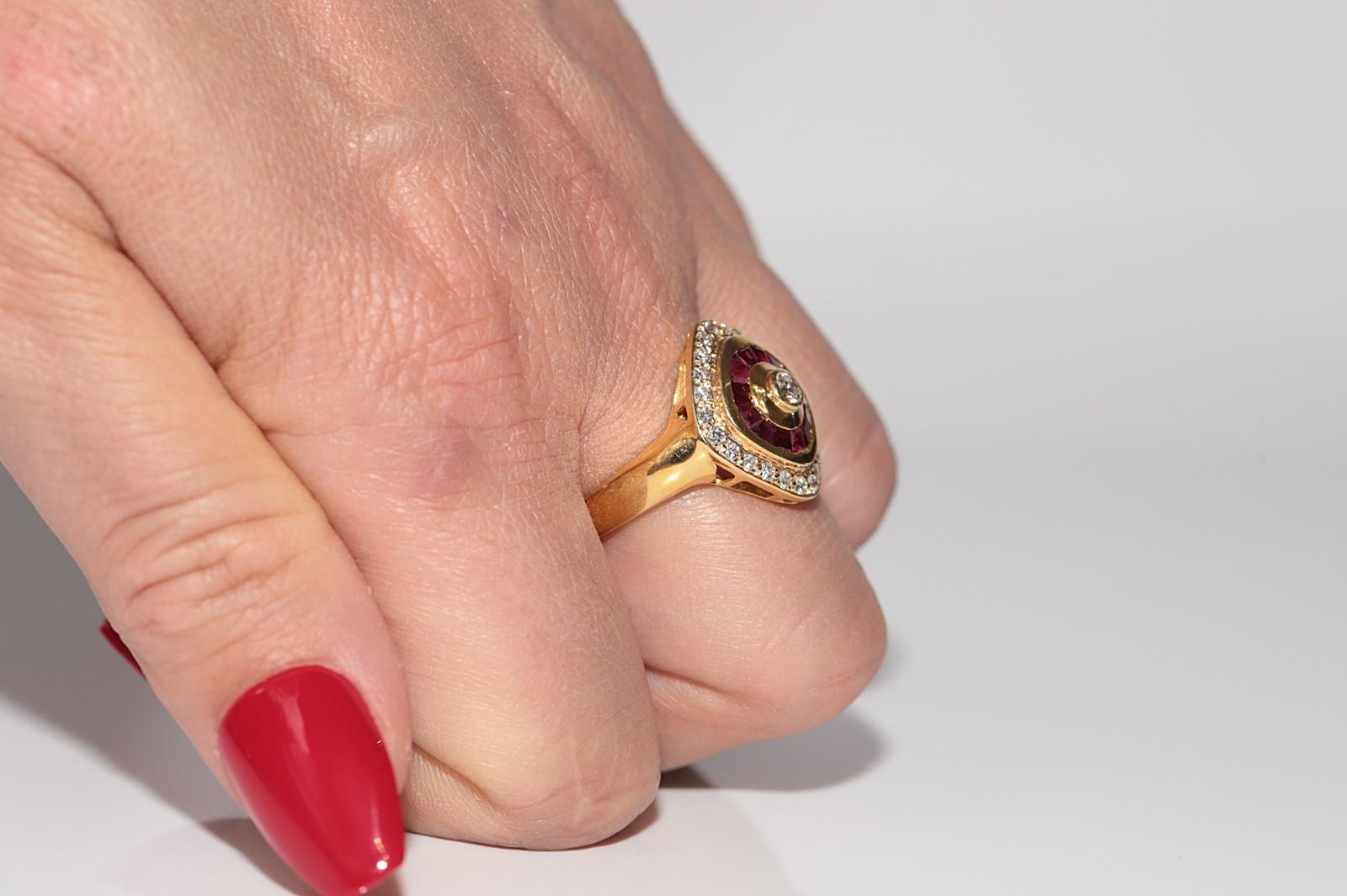 Vintage CIRCA 1980s 18k Gold Natürlicher Diamant und Baguetteschliff Rubin Navette Ring im Angebot 11