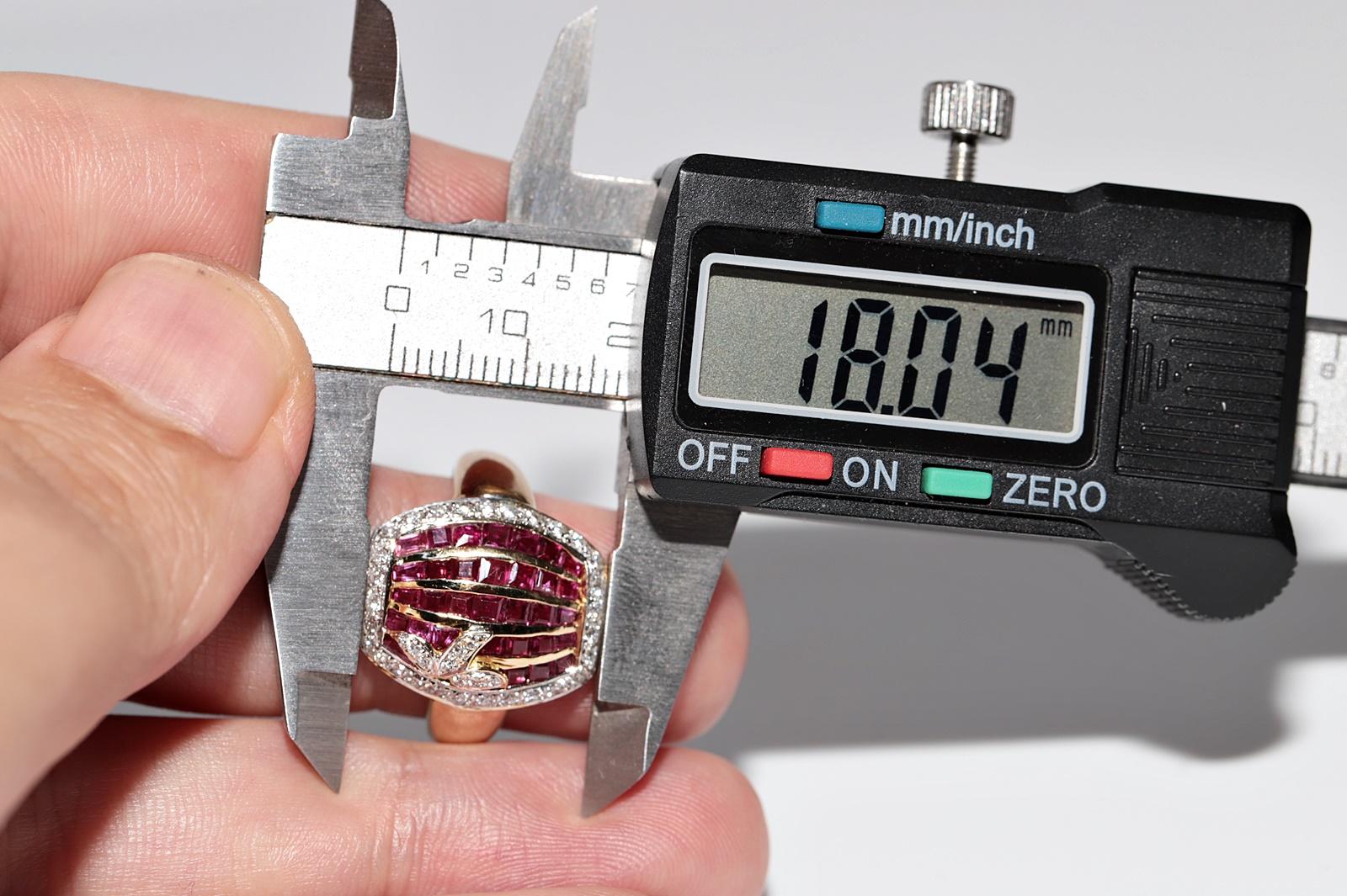 Vintage CIRCA 1980er Jahre 18k Gold Naturdiamant und Baguetteschliff Rubin Ring im Angebot 5