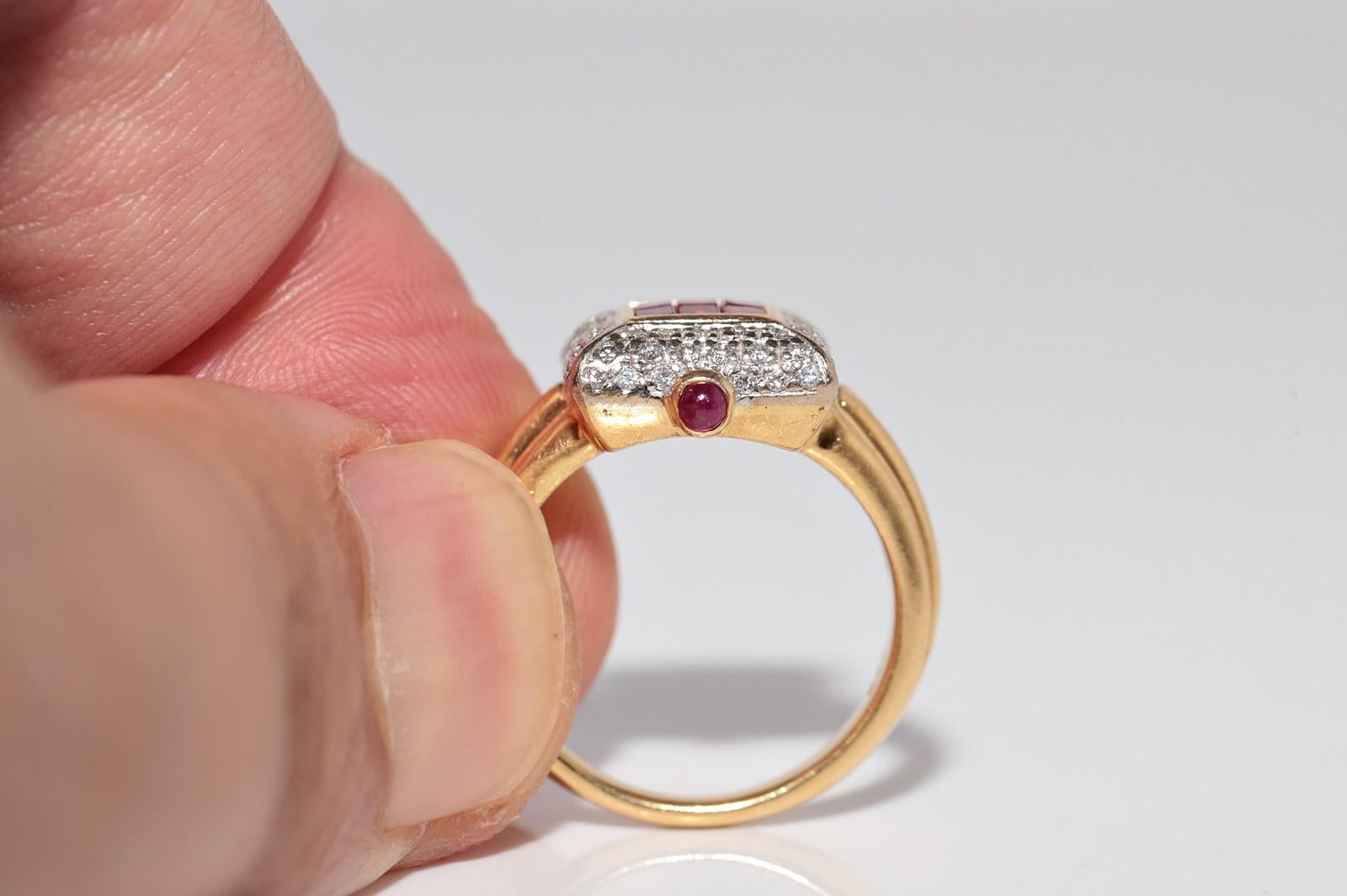Vintage Circa 1980s 18k Gold Natural Diamond And Baguette Cut Ruby Ring For Sale 5