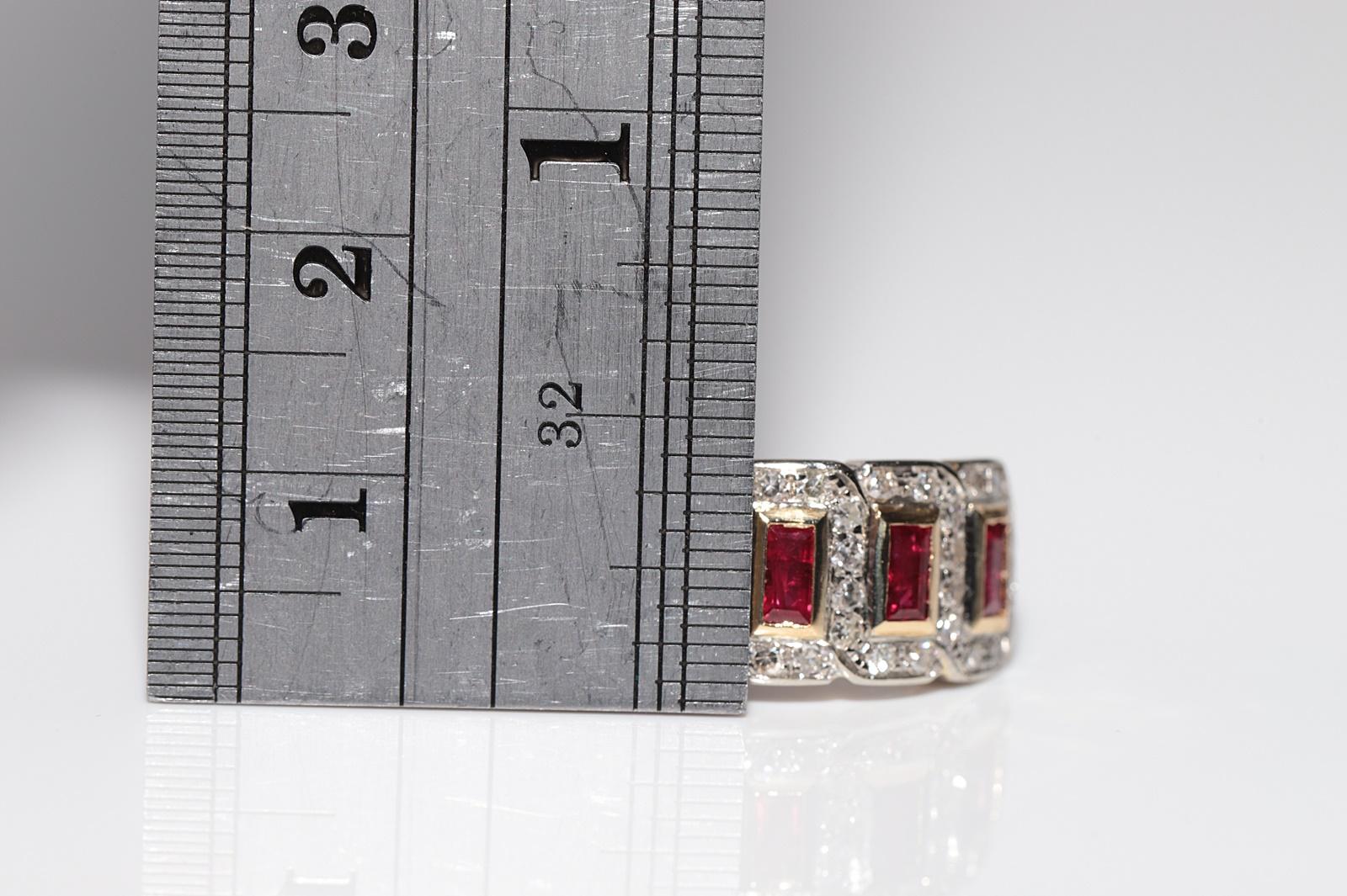 Vintage CIRCA 1980er Jahre 18k Gold Naturdiamant und Baguetteschliff Rubin Ring im Angebot 5