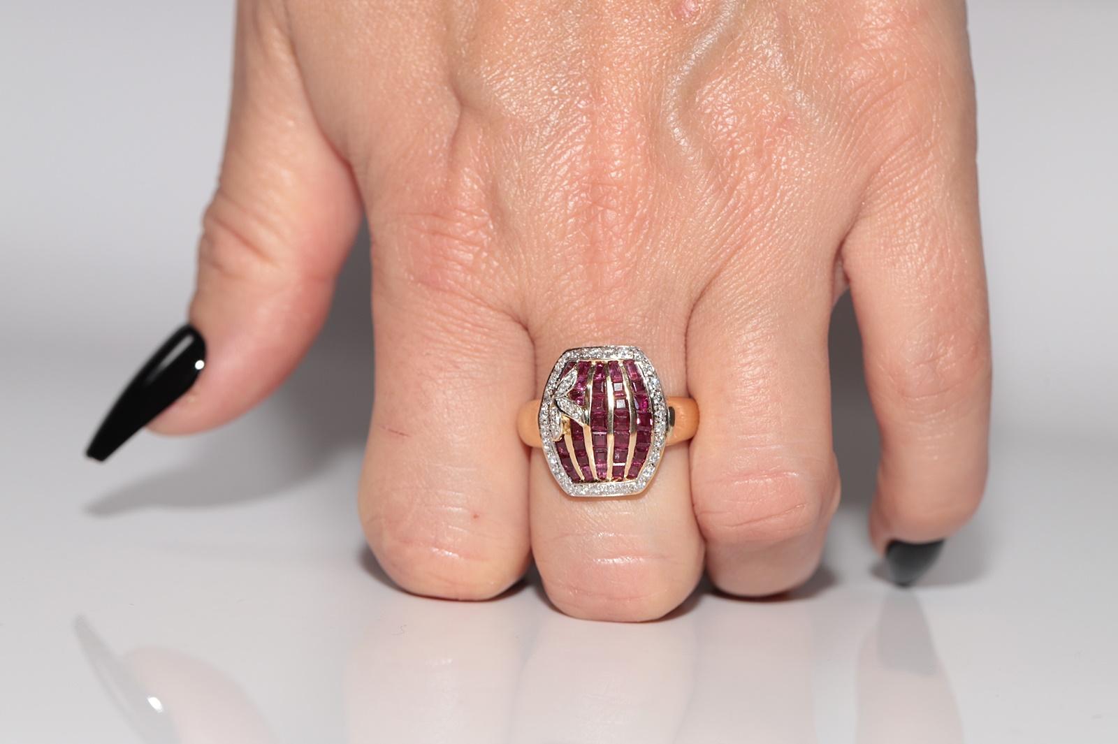 Vintage CIRCA 1980er Jahre 18k Gold Naturdiamant und Baguetteschliff Rubin Ring im Angebot 7