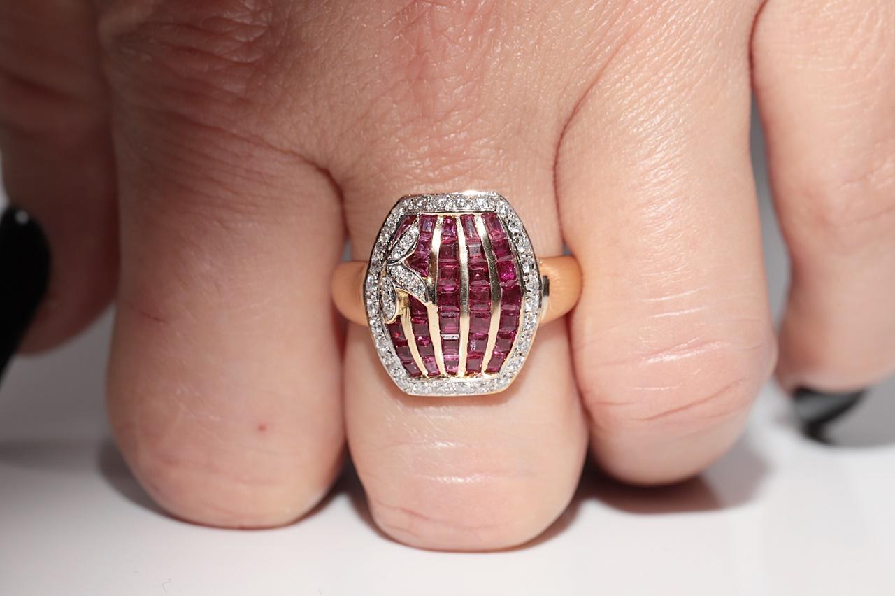 Vintage CIRCA 1980er Jahre 18k Gold Naturdiamant und Baguetteschliff Rubin Ring im Angebot 8
