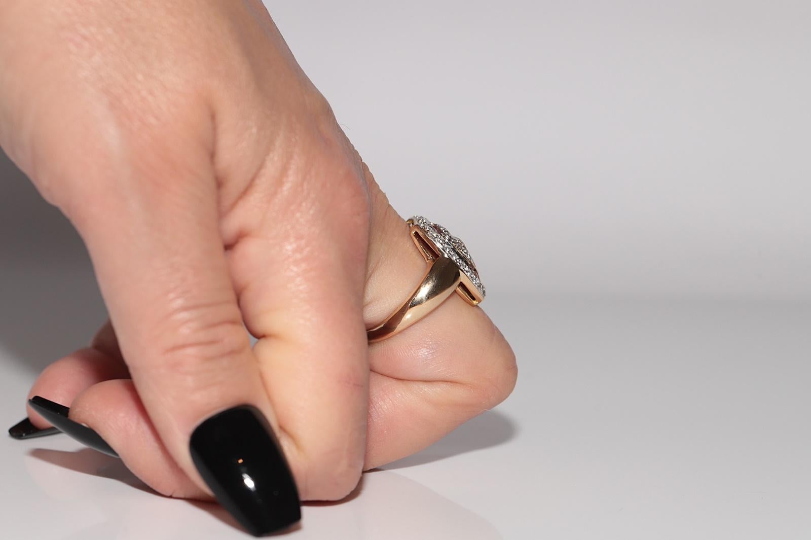 Vintage CIRCA 1980er Jahre 18k Gold Naturdiamant und Baguetteschliff Rubin Ring im Angebot 9