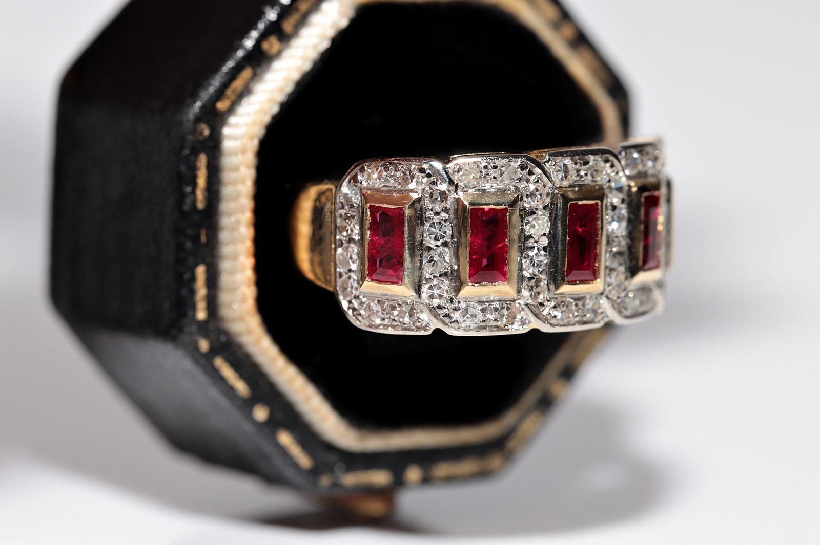 Retro Vintage Circa 1980s 18k Gold Natural Diamond And Baguette Cut Ruby Ring For Sale