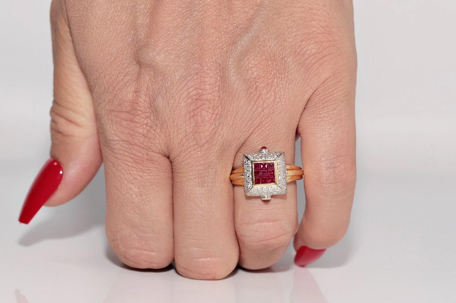 Artigiano Anello in oro 18k con diamante naturale e rubino taglio baguette, vintage, degli anni '80 circa in vendita