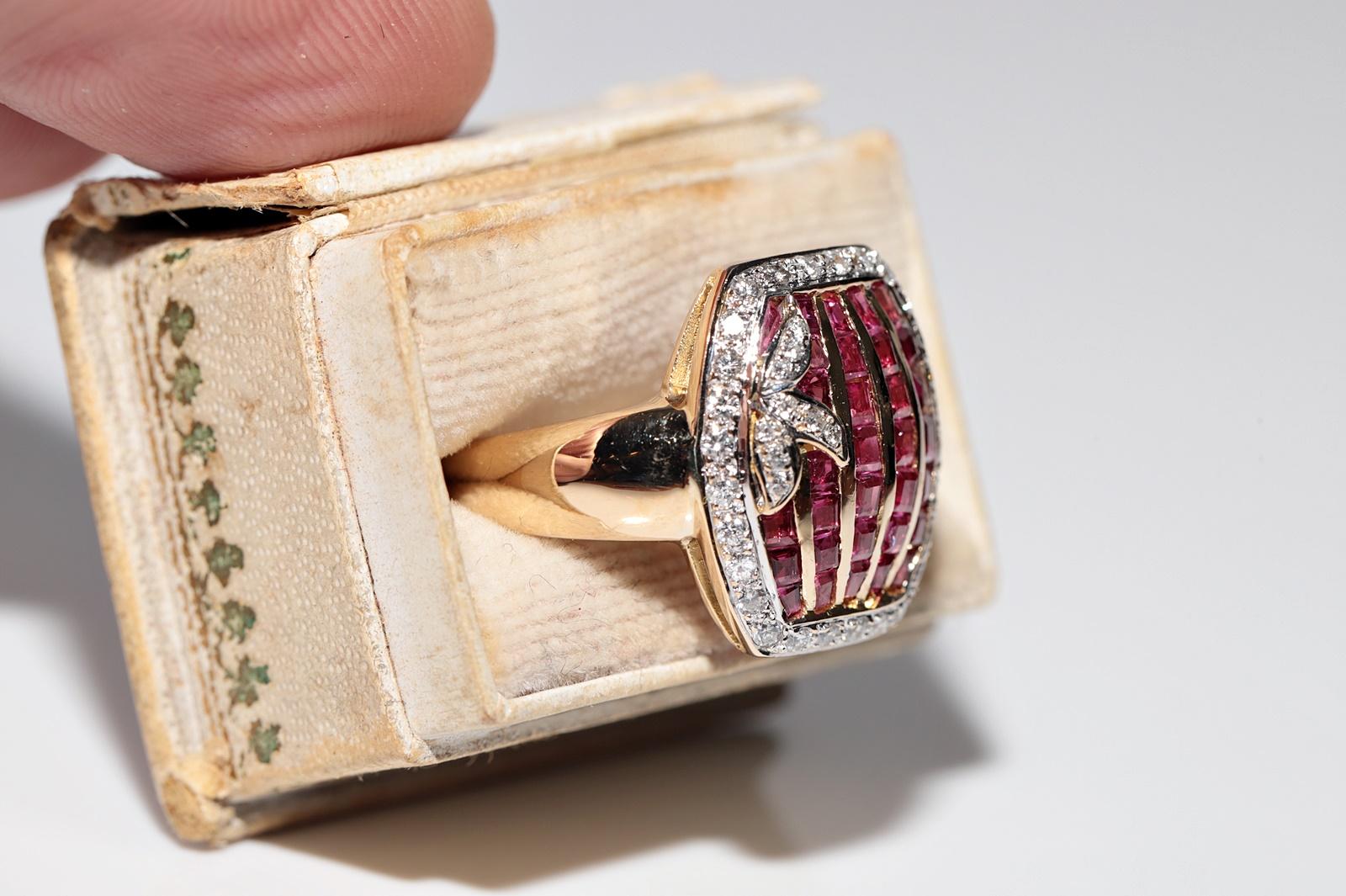 Vintage CIRCA 1980er Jahre 18k Gold Naturdiamant und Baguetteschliff Rubin Ring (Retro) im Angebot