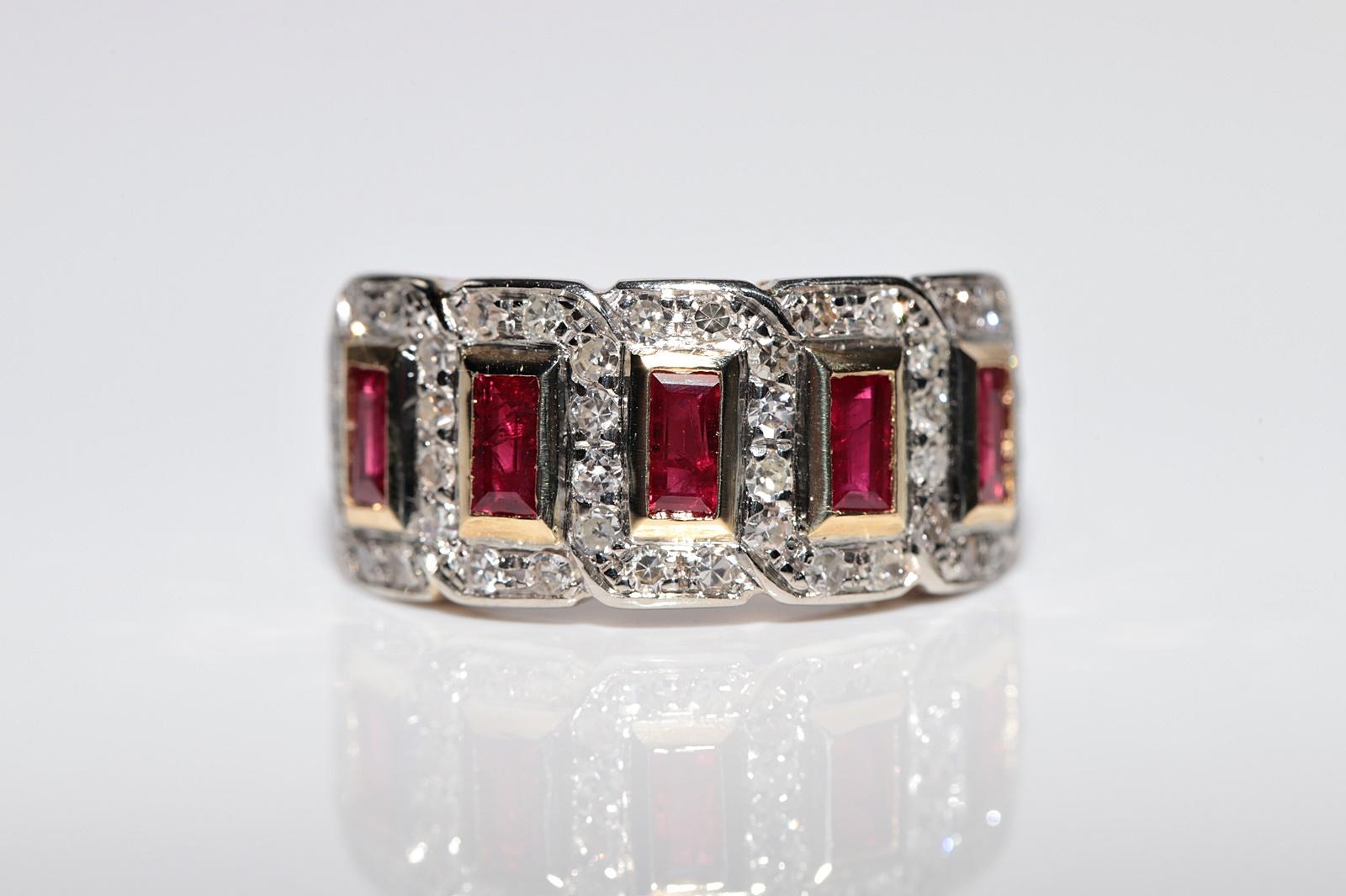 Brilliant Cut Vintage Circa 1980s 18k Gold Natural Diamond And Baguette Cut Ruby Ring For Sale
