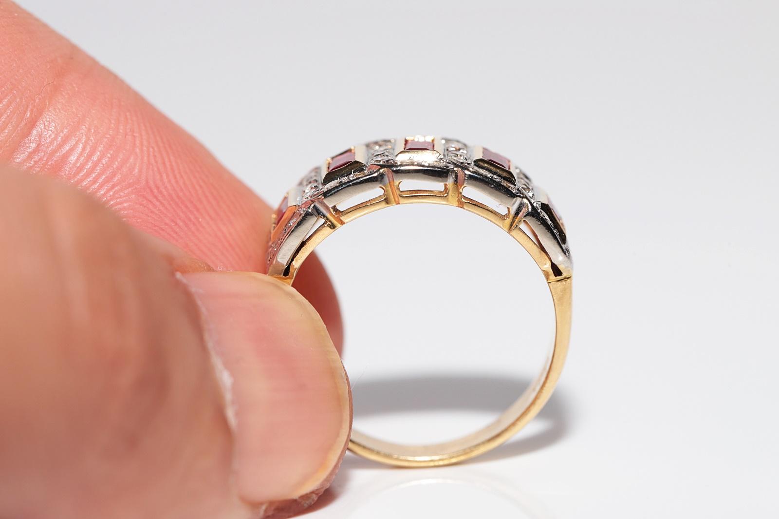 Vintage Circa 1980s 18k Gold Natural Diamond And Baguette Cut Ruby Ring For Sale 1