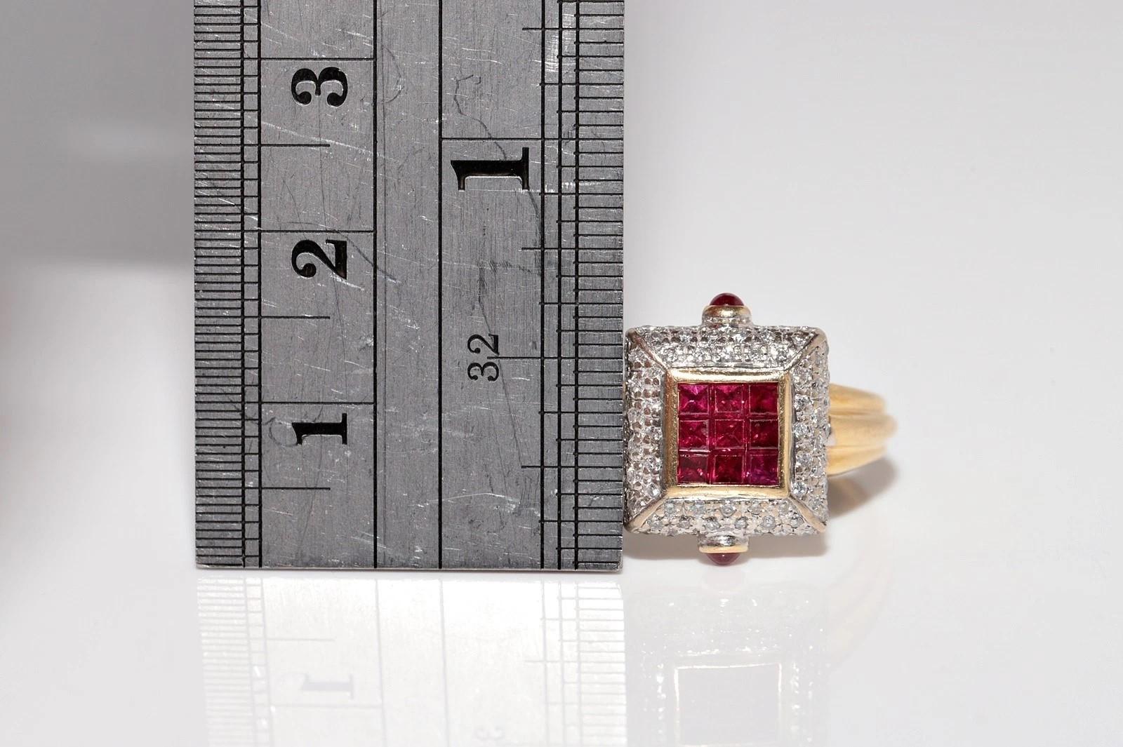 Anello in oro 18k con diamante naturale e rubino taglio baguette, vintage, degli anni '80 circa in vendita 1