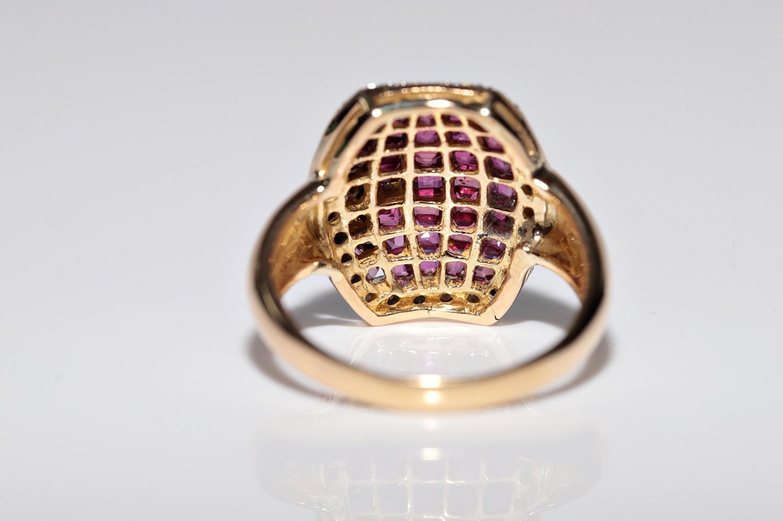 Vintage CIRCA 1980er Jahre 18k Gold Naturdiamant und Baguetteschliff Rubin Ring im Angebot 3