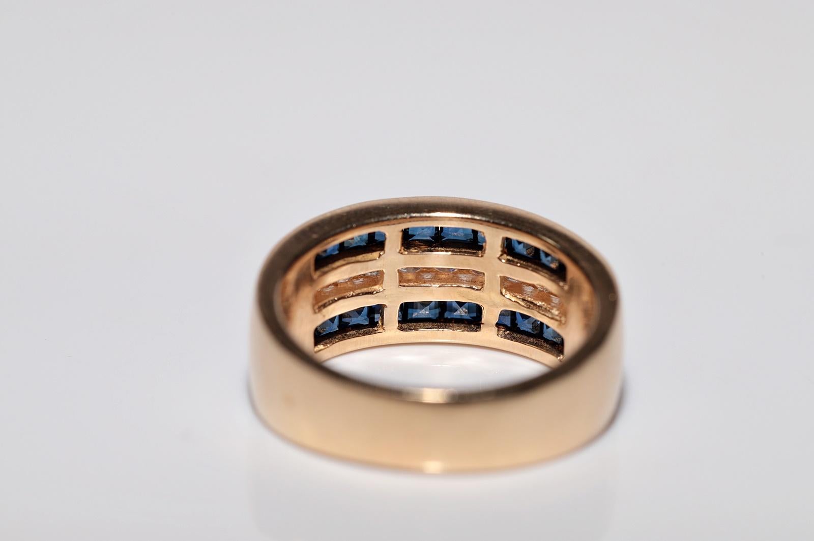 Vintage Circa 1980s 18k Gold Natural Diamond And Baguette Cut Sapphire Ring For Sale 5