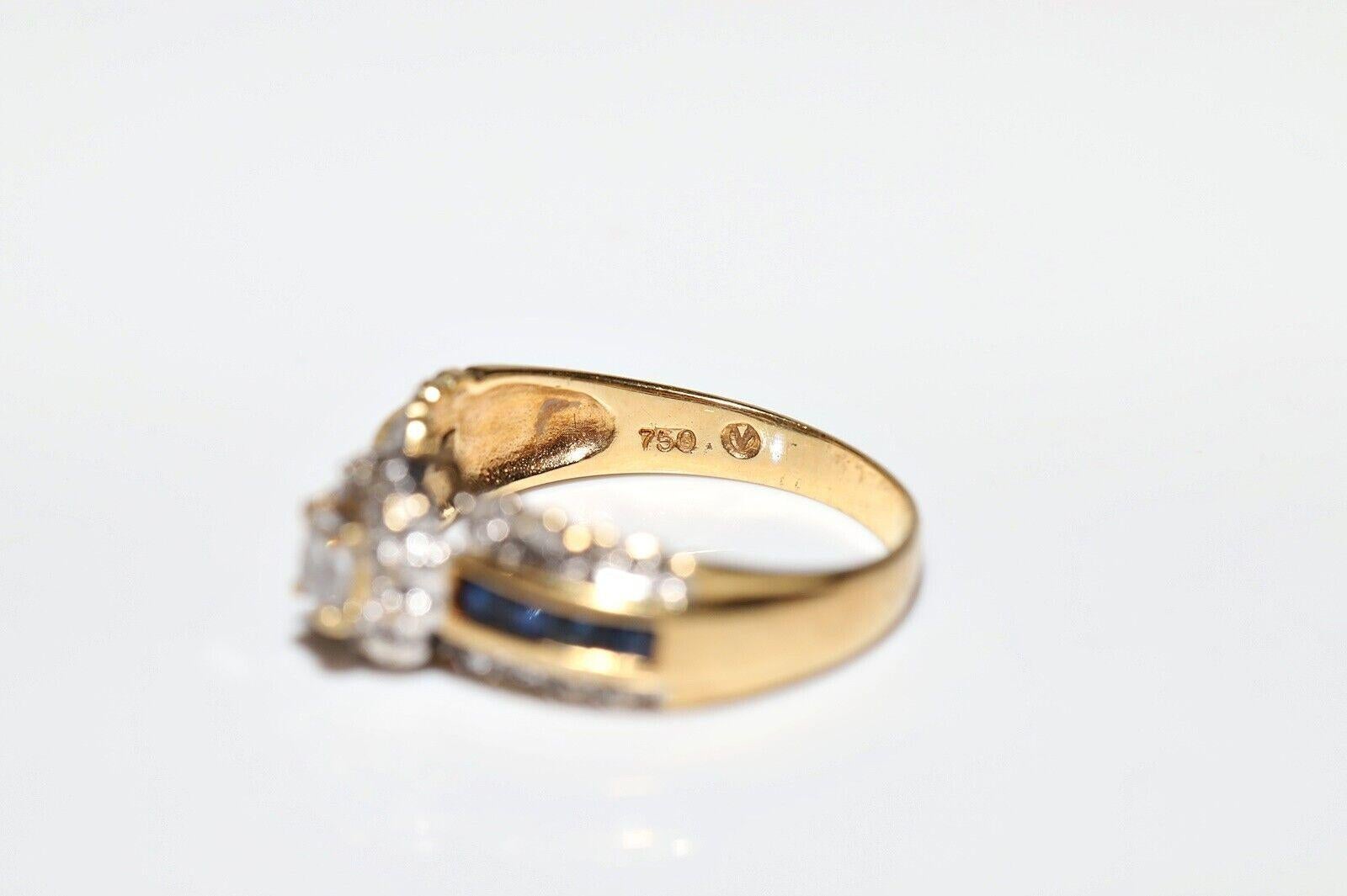 Vintage Circa 1980s 18k Gold Natural Diamond And Baguette Cut Sapphire Ring For Sale 5