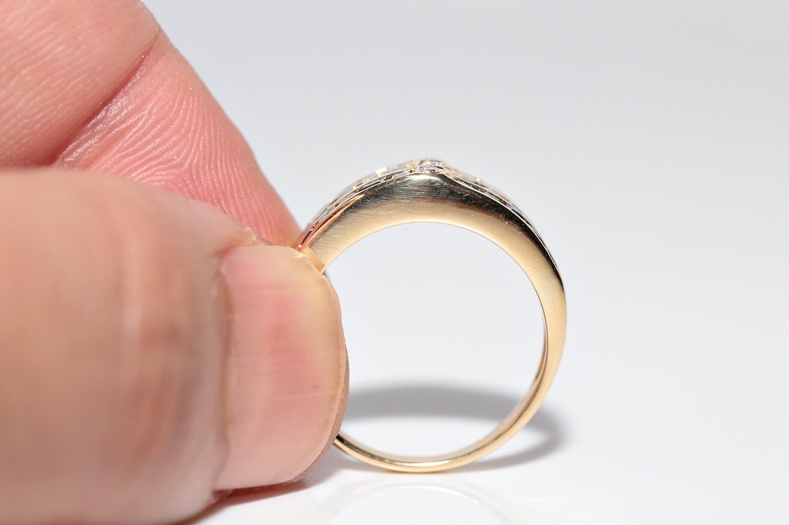 Vintage Circa 1980s 18k Gold Natural Diamond And Baguette Cut Sapphire Ring For Sale 5