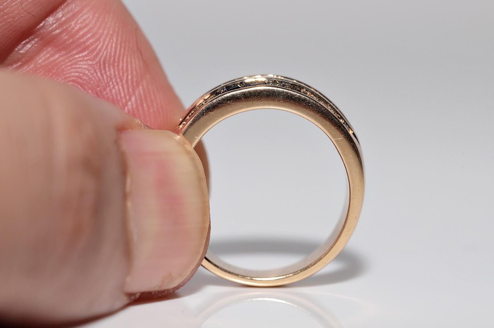 Vintage Circa 1980s 18k Gold Natural Diamond And Baguette Cut Sapphire Ring For Sale 7