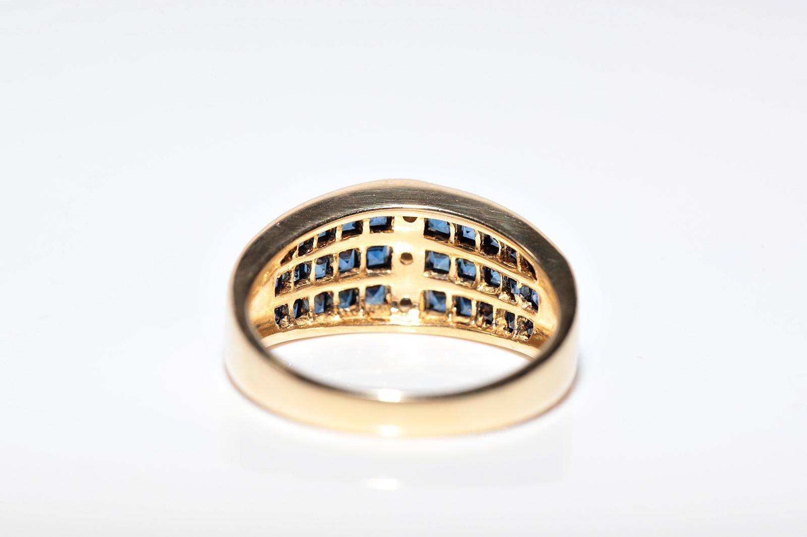 Vintage Circa 1980s 18k Gold Natural Diamond And Baguette Cut Sapphire Ring For Sale 6