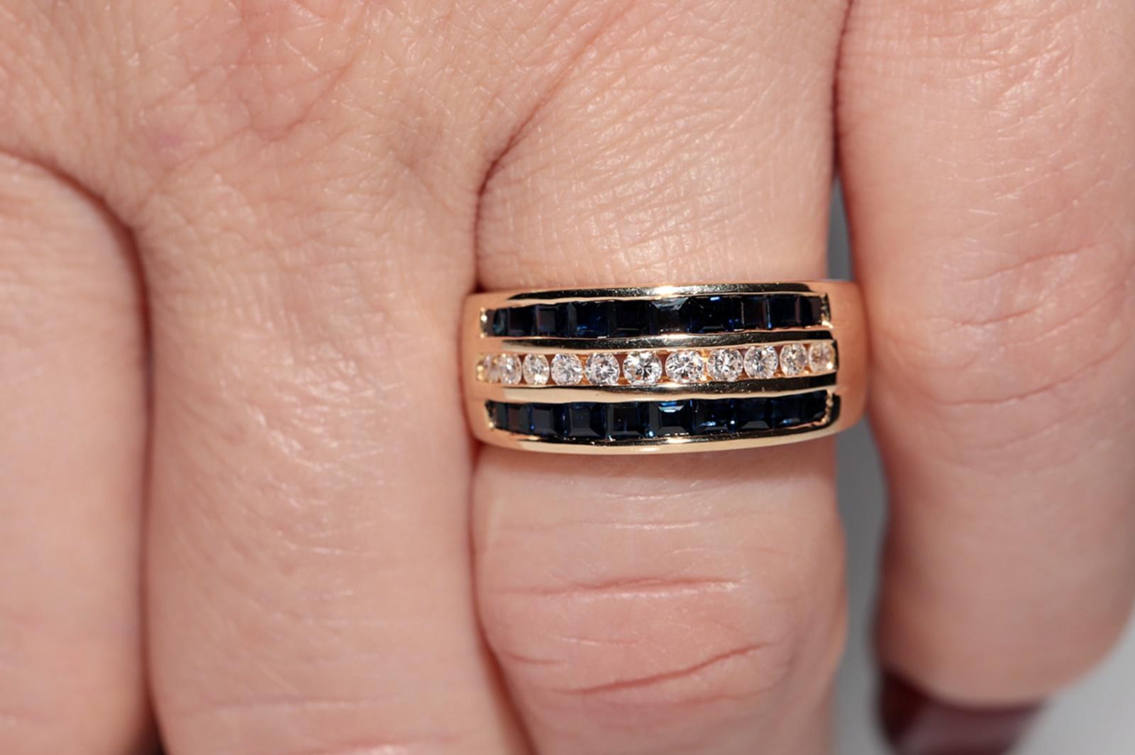 Vintage Circa 1980s 18k Gold Natural Diamond And Baguette Cut Sapphire Ring For Sale 10