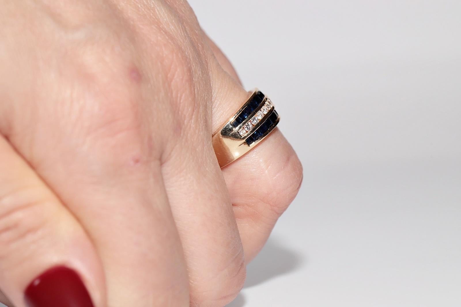 Vintage Circa 1980s 18k Gold Natural Diamond And Baguette Cut Sapphire Ring For Sale 11