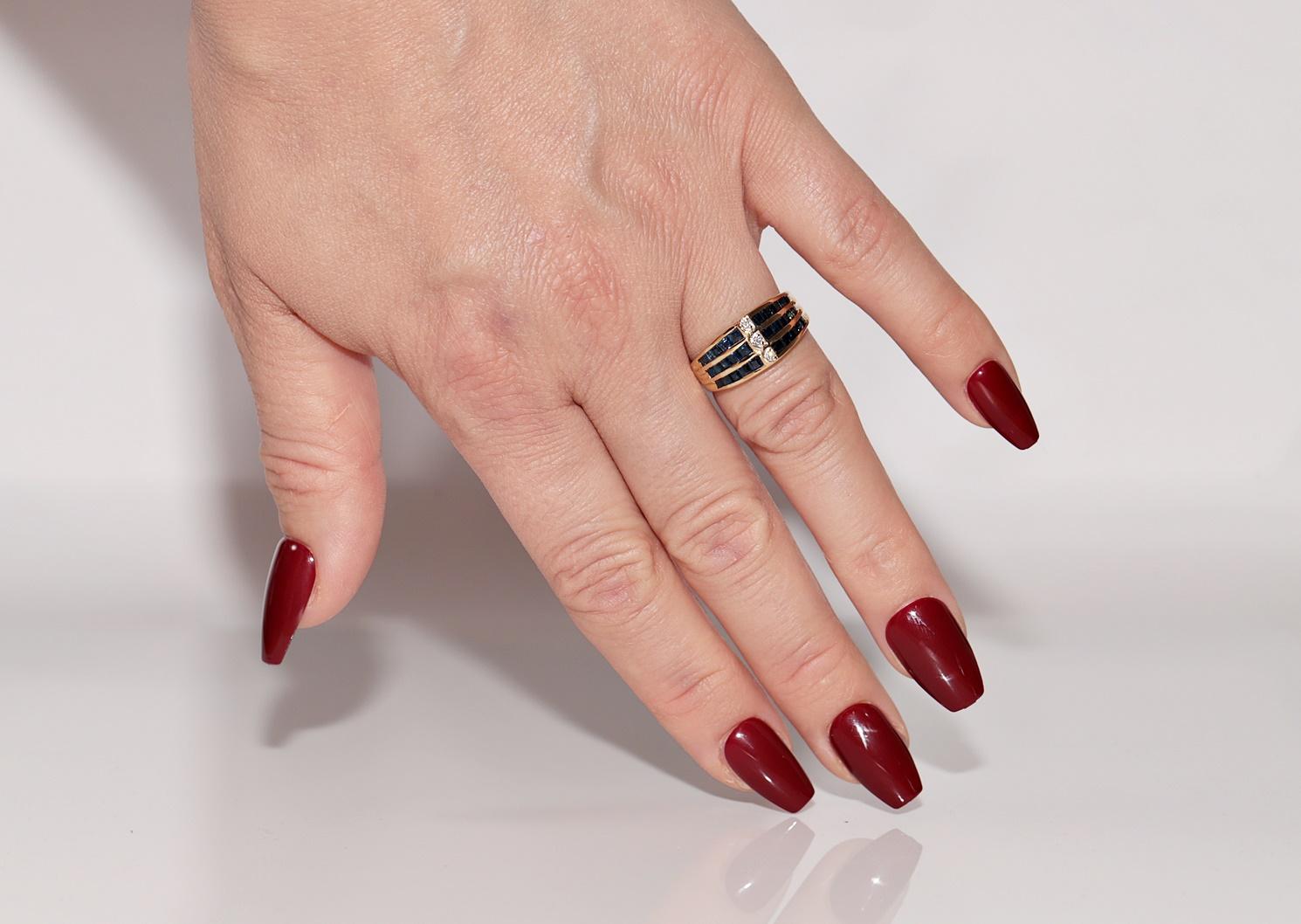 In very good condition.
Total weight is 5.4 grams.
Totally is diamond 0.10 ct.
The diamond is has G color and vs clarity.
Totally is sapphire 0.75 ct.
Ring size is US 6 
We can make any size.
Box is not included.
Please contact for any questions.