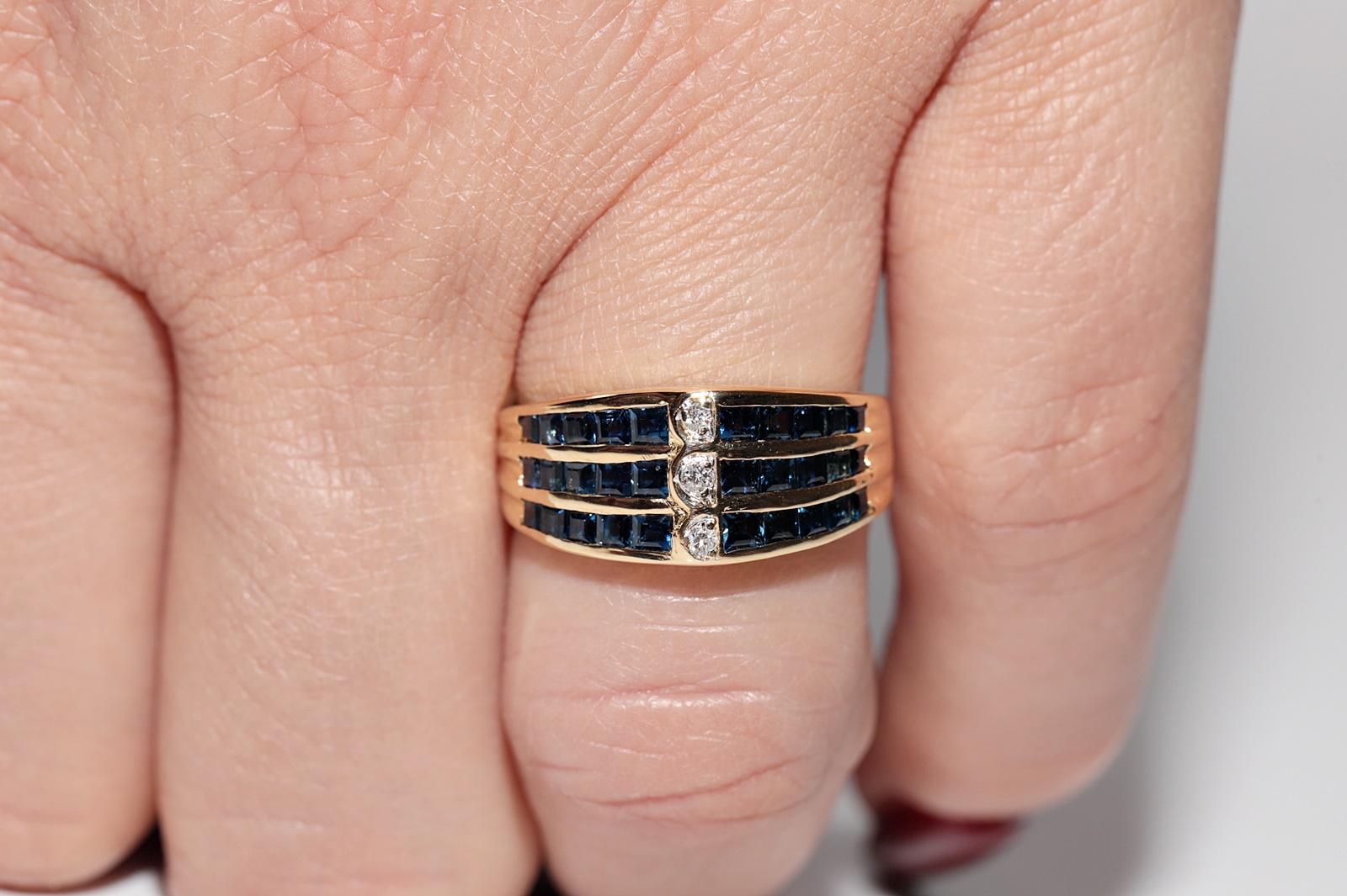 Brilliant Cut Vintage Circa 1980s 18k Gold Natural Diamond And Baguette Cut Sapphire Ring For Sale