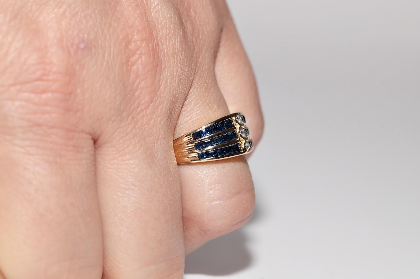Vintage Circa 1980s 18k Gold Natural Diamond And Baguette Cut Sapphire Ring In Good Condition For Sale In Fatih/İstanbul, 34