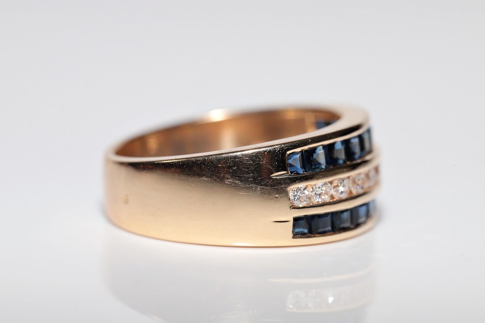 Vintage Circa 1980s 18k Gold Natural Diamond And Baguette Cut Sapphire Ring For Sale 1