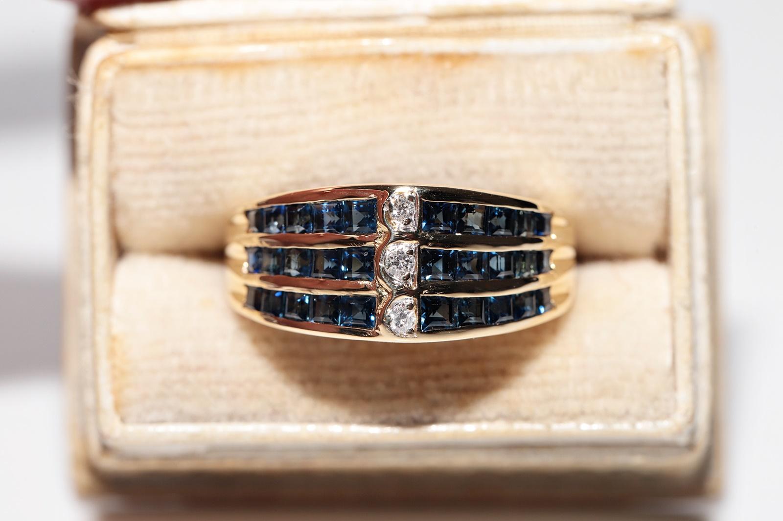 Women's Vintage Circa 1980s 18k Gold Natural Diamond And Baguette Cut Sapphire Ring For Sale