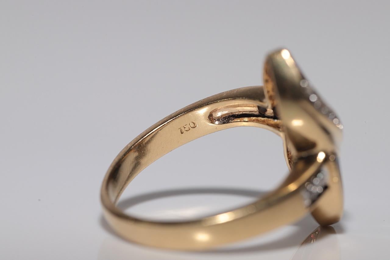 Vintage Circa 1980s 18k Gold Natural Diamond And Baguette Sapphire And Ruby Ring in vendita 5