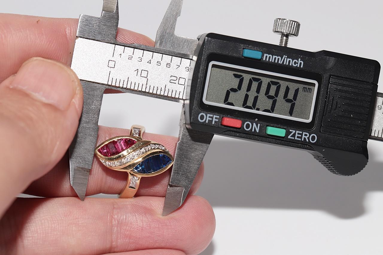 Vintage Circa 1980er Jahre 18k Gold Ring mit natürlichem Diamant und Baguette-Saphir und Rubin im Angebot 6