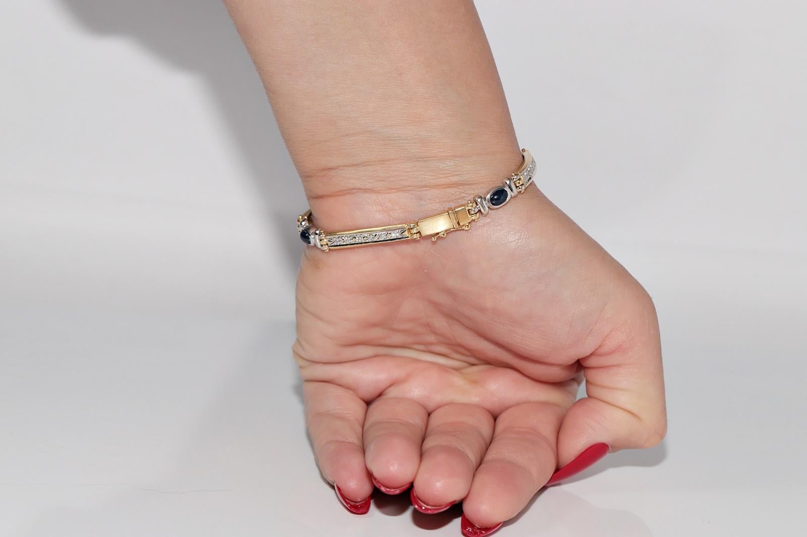 Vintage CIRCA 1980s 18k Gold Natürlicher Diamant und Cabochon-Schliff Saphir-Armband im Angebot 13