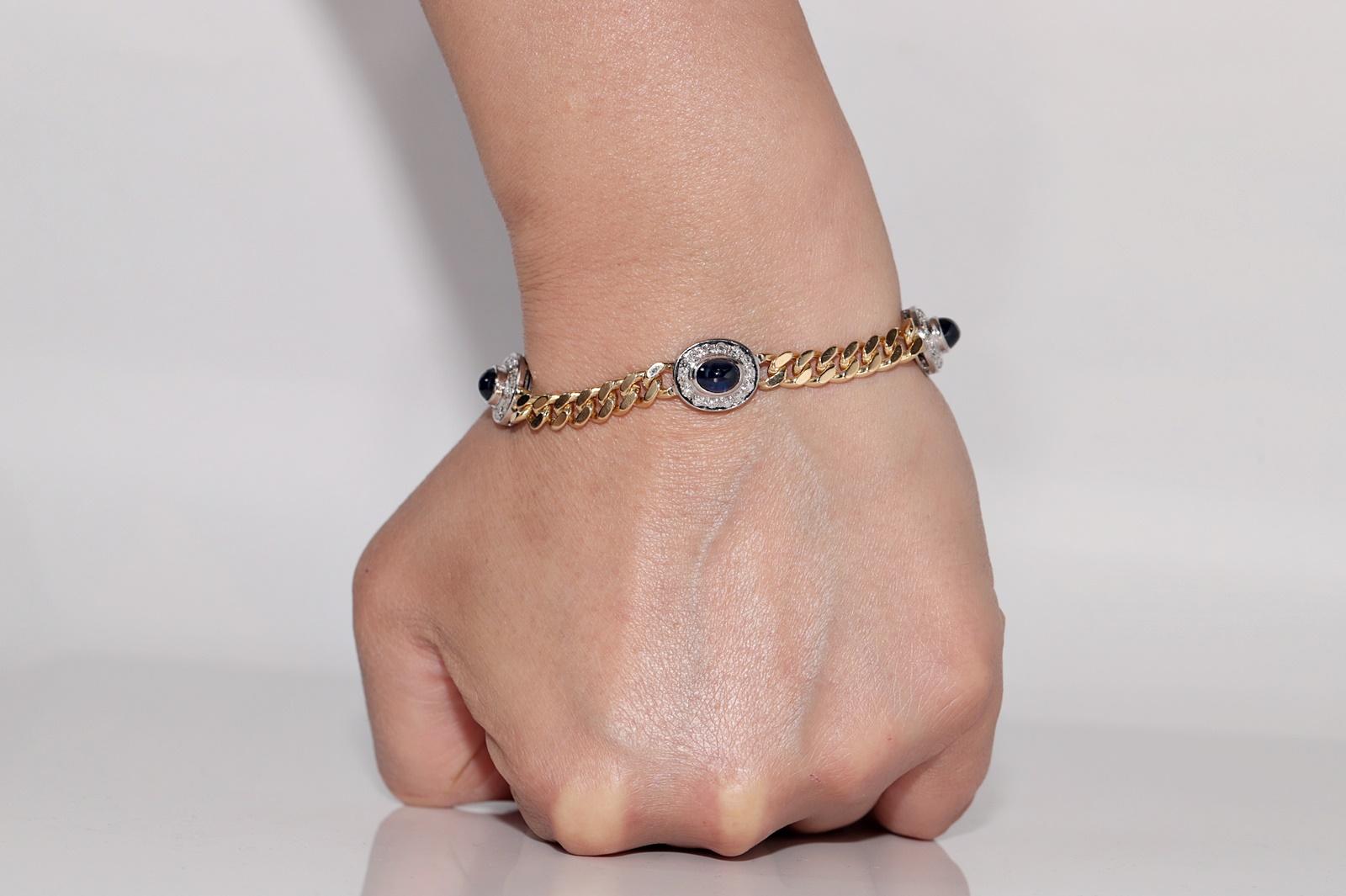 Retro Vintage Circa 1980s 18k Gold Natural Diamond And Cabochon Cut Sapphire Bracelet For Sale