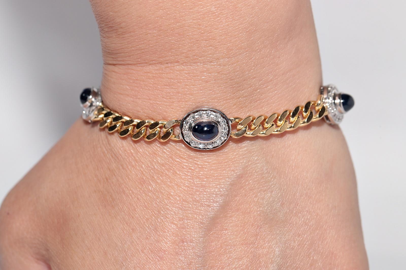 Brilliant Cut Vintage Circa 1980s 18k Gold Natural Diamond And Cabochon Cut Sapphire Bracelet For Sale