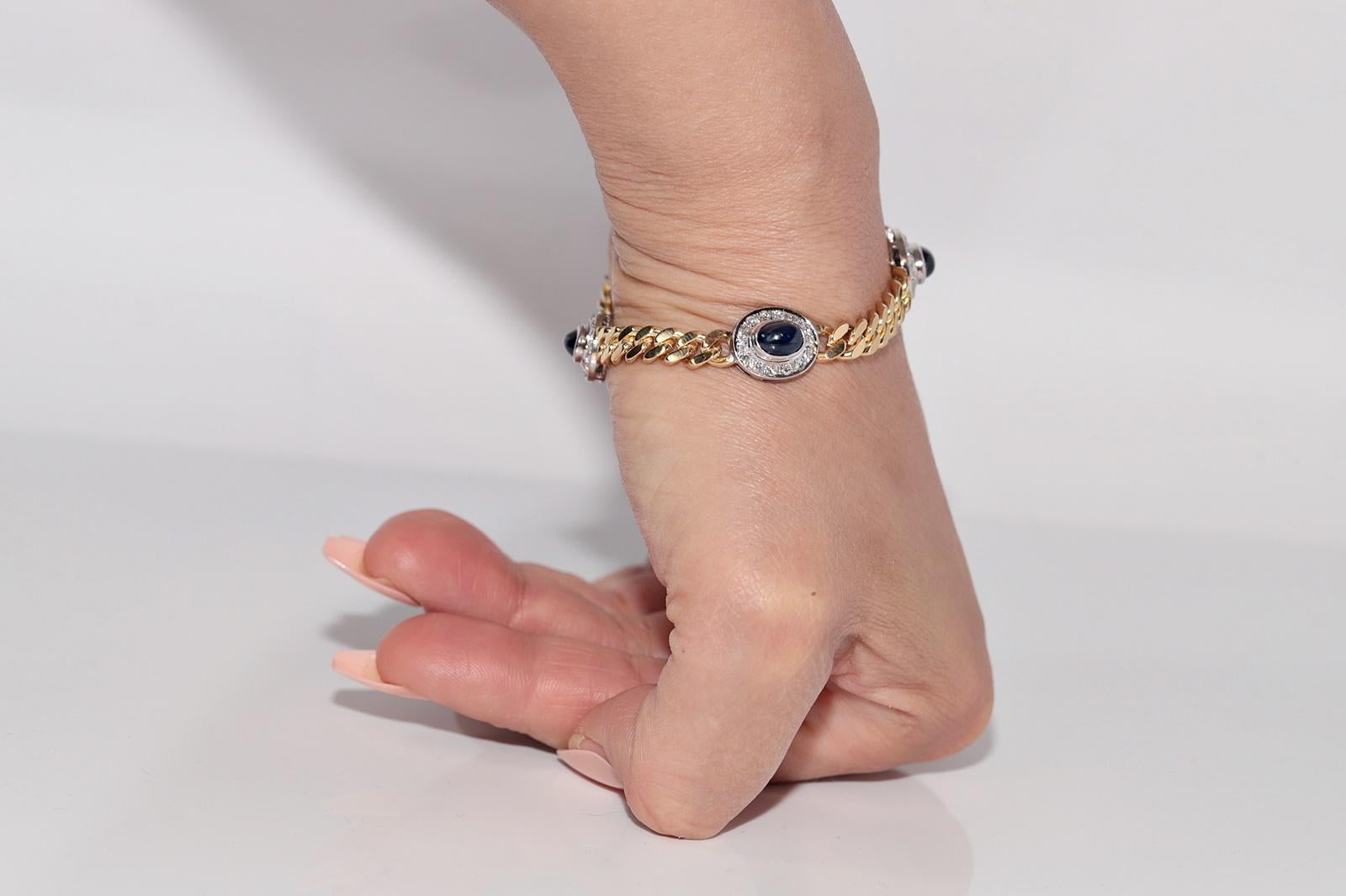 Vintage Circa 1980s 18k Gold Natural Diamond And Cabochon Cut Sapphire Bracelet In Good Condition For Sale In Fatih/İstanbul, 34