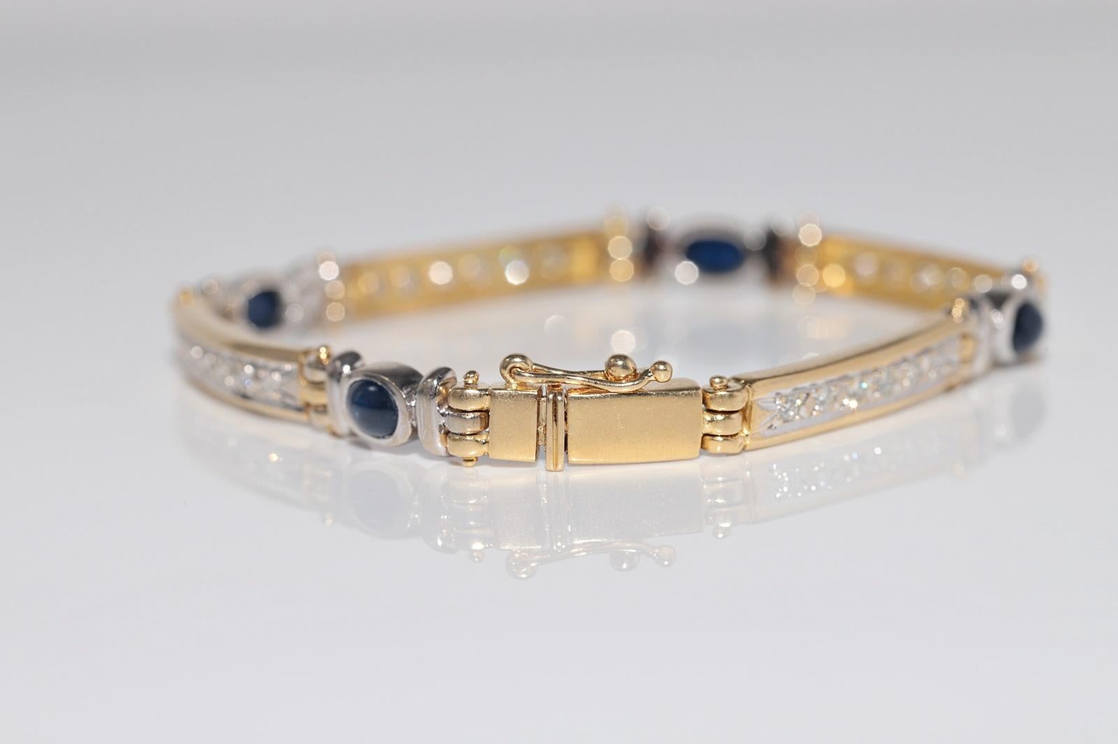 Vintage CIRCA 1980s 18k Gold Natürlicher Diamant und Cabochon-Schliff Saphir-Armband im Angebot 1
