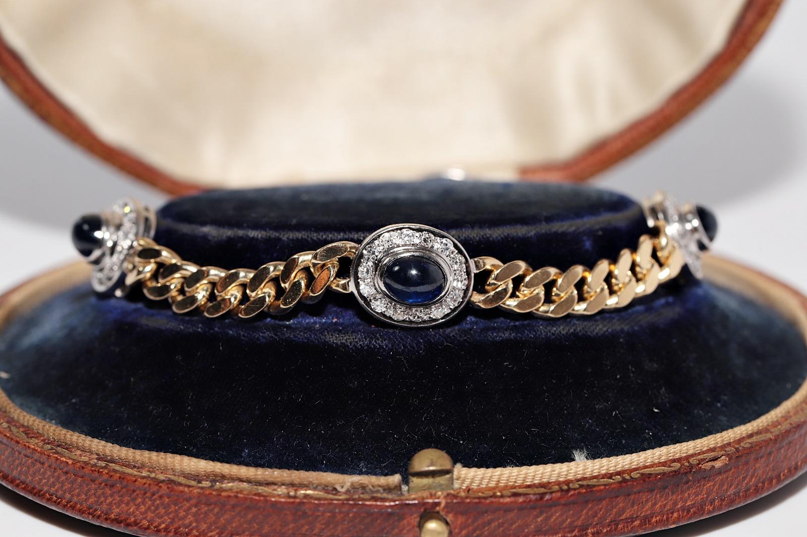Vintage Circa 1980s 18k Gold Natural Diamond And Cabochon Cut Sapphire Bracelet For Sale 2