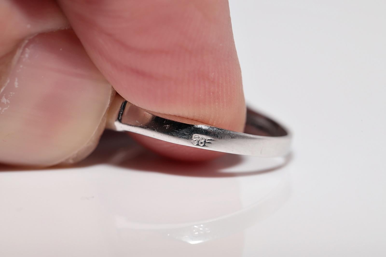 Vintage Circa 1980s 18k Gold Natural Diamond And Cabochon Cut  Sapphire Ring For Sale 4