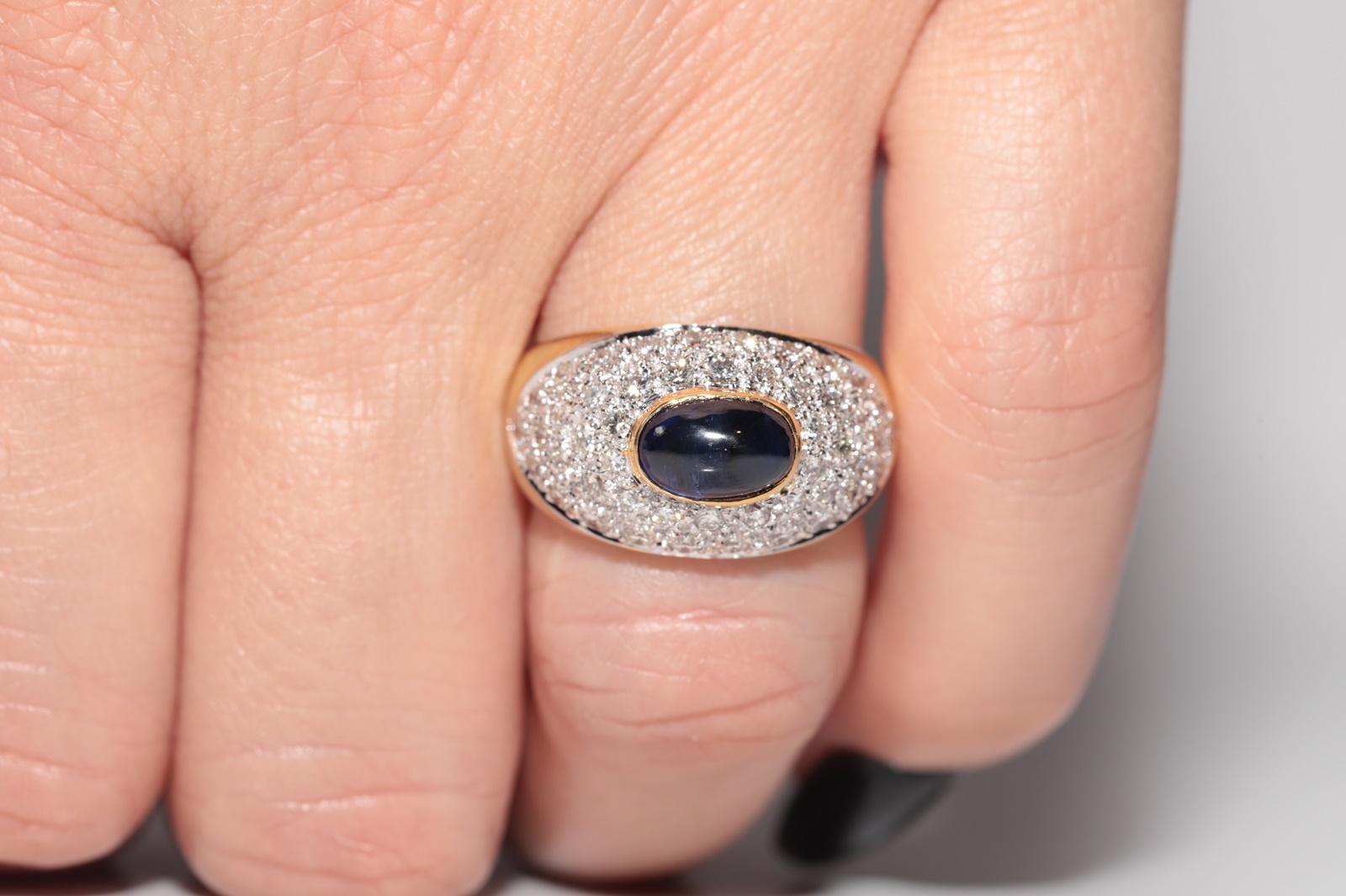 Vintage Circa 1980s 18k Gold Natural Diamond And Cabochon Cut Sapphire Ring For Sale 9