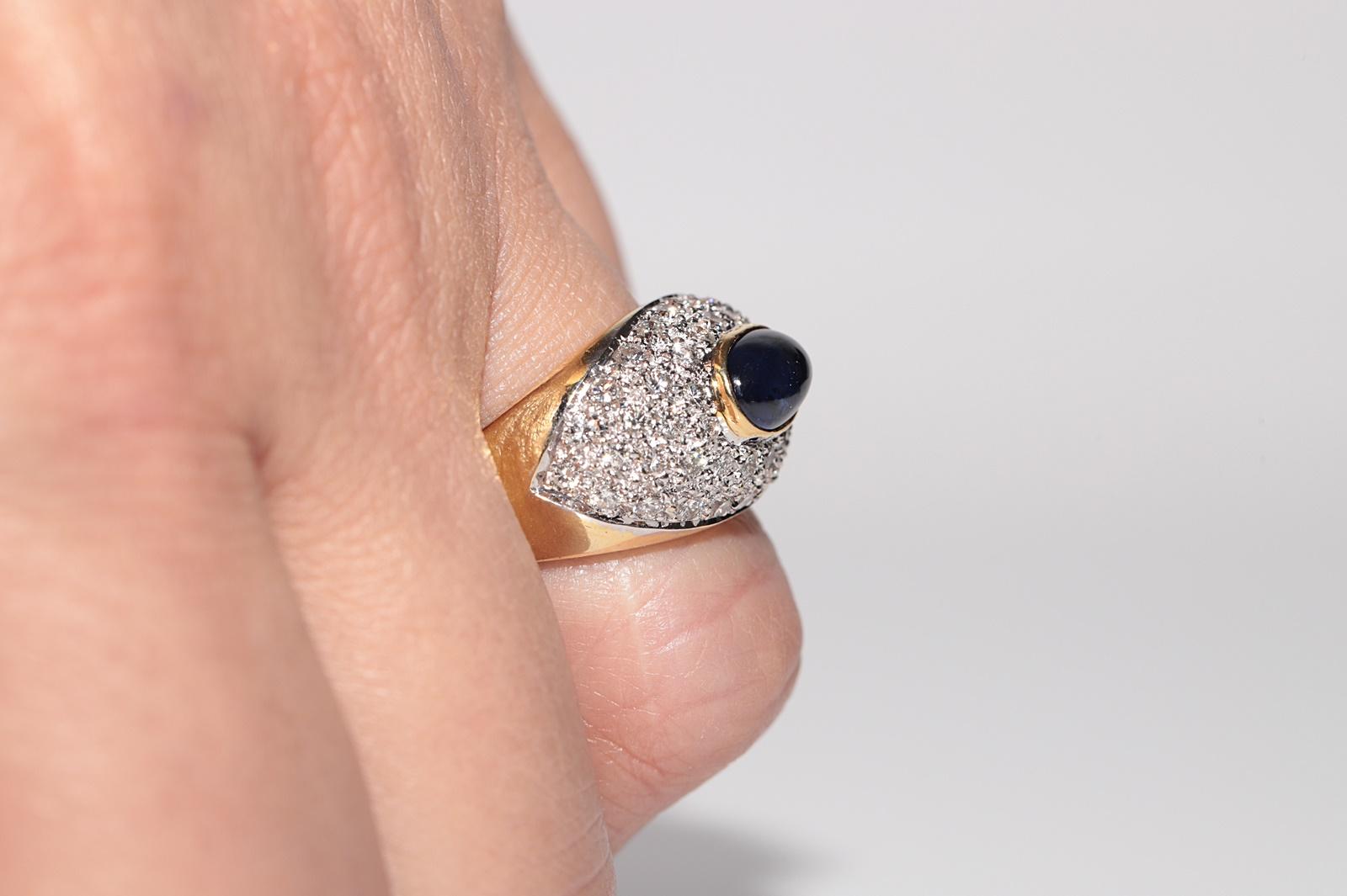 Vintage Circa 1980s 18k Gold Natural Diamond And Cabochon Cut Sapphire Ring For Sale 10