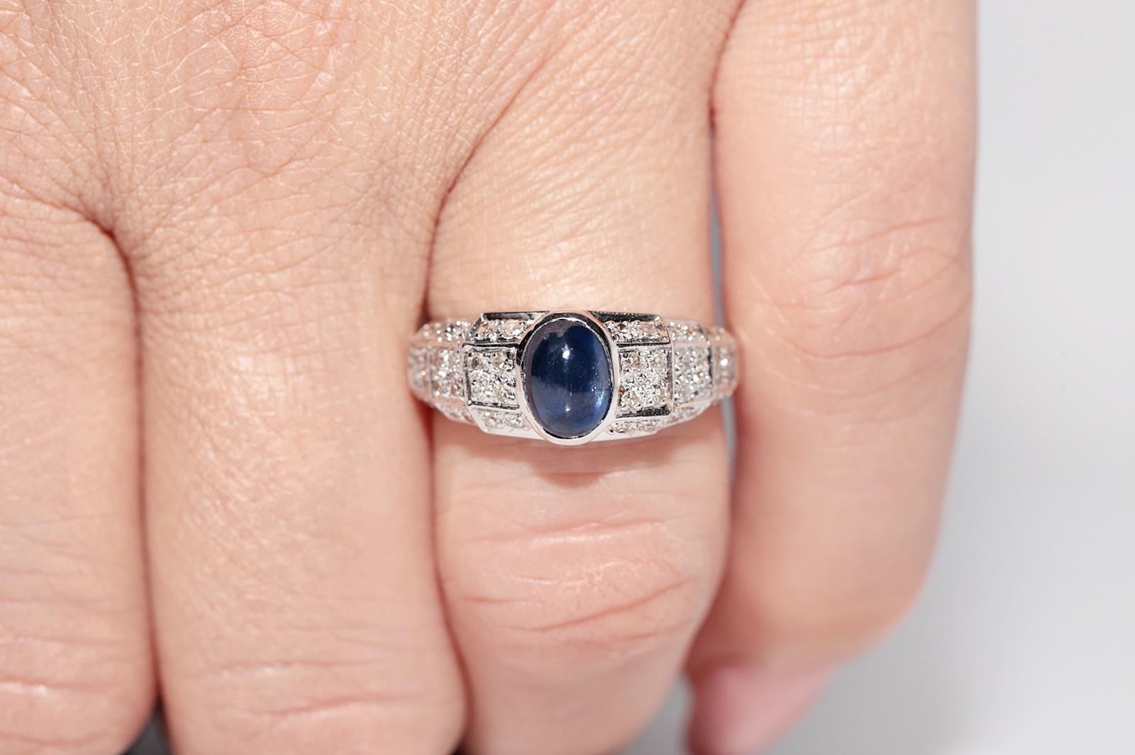 Vintage Circa 1980s 18k Gold Natural Diamond And Cabochon Cut  Sapphire Ring For Sale 10