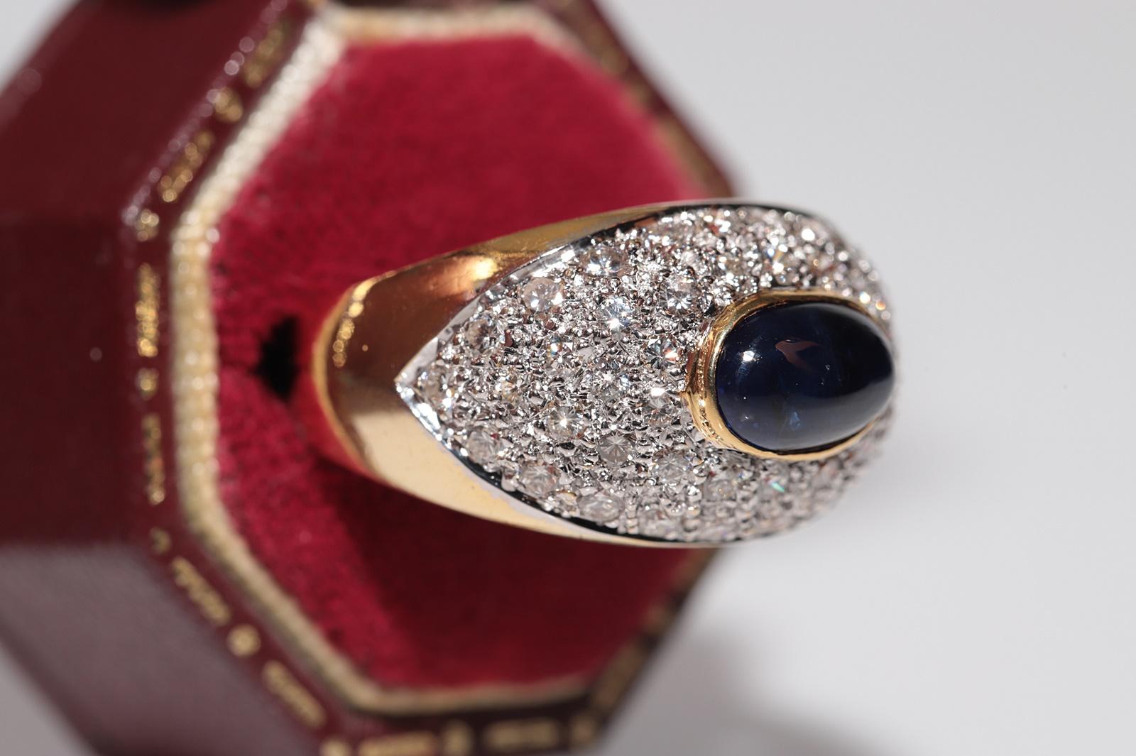 Retro Vintage Circa 1980s 18k Gold Natural Diamond And Cabochon Cut Sapphire Ring For Sale