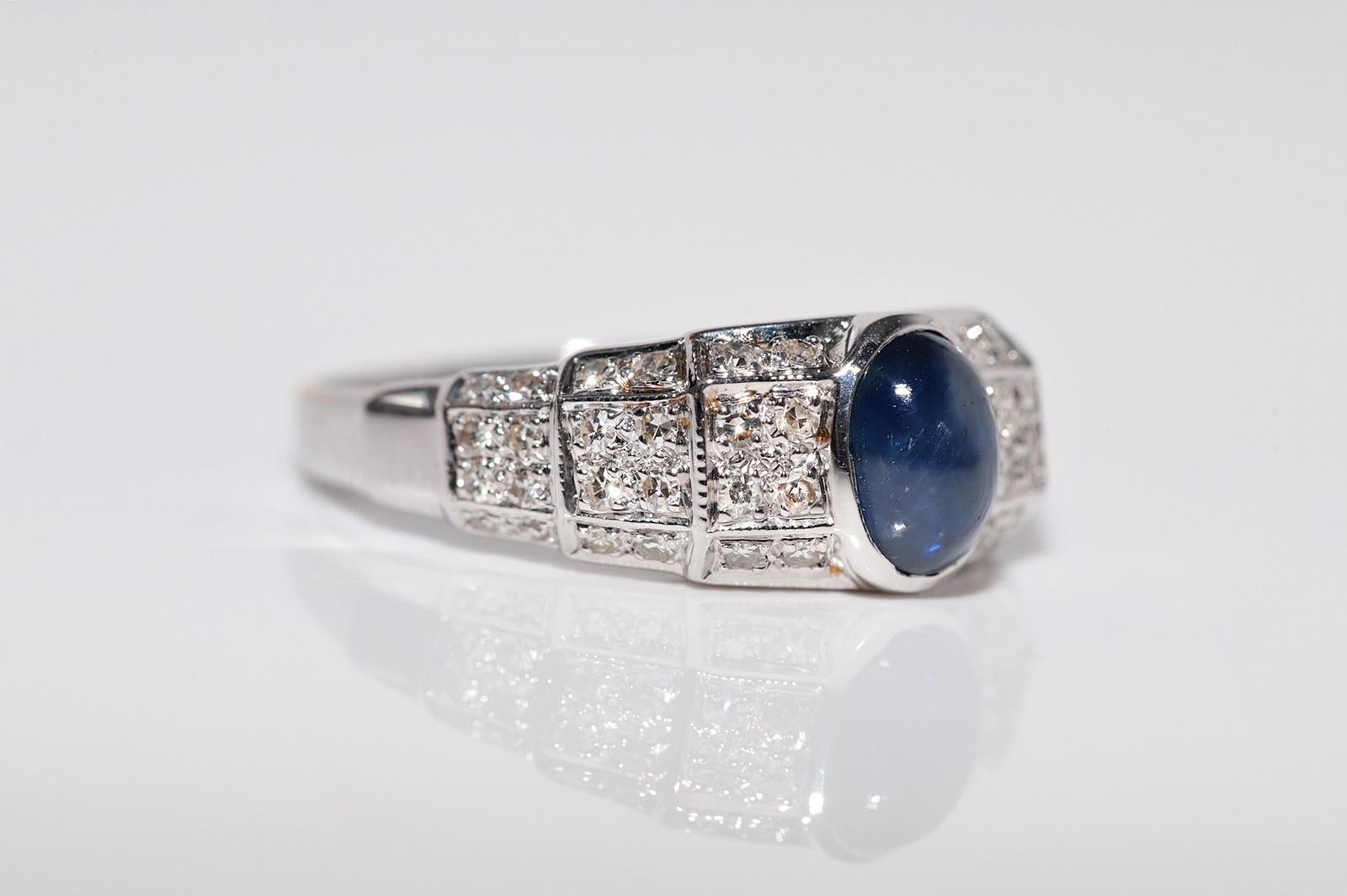 Vintage Circa 1980s 18k Gold Natural Diamond And Cabochon Cut  Sapphire Ring In Good Condition For Sale In Fatih/İstanbul, 34