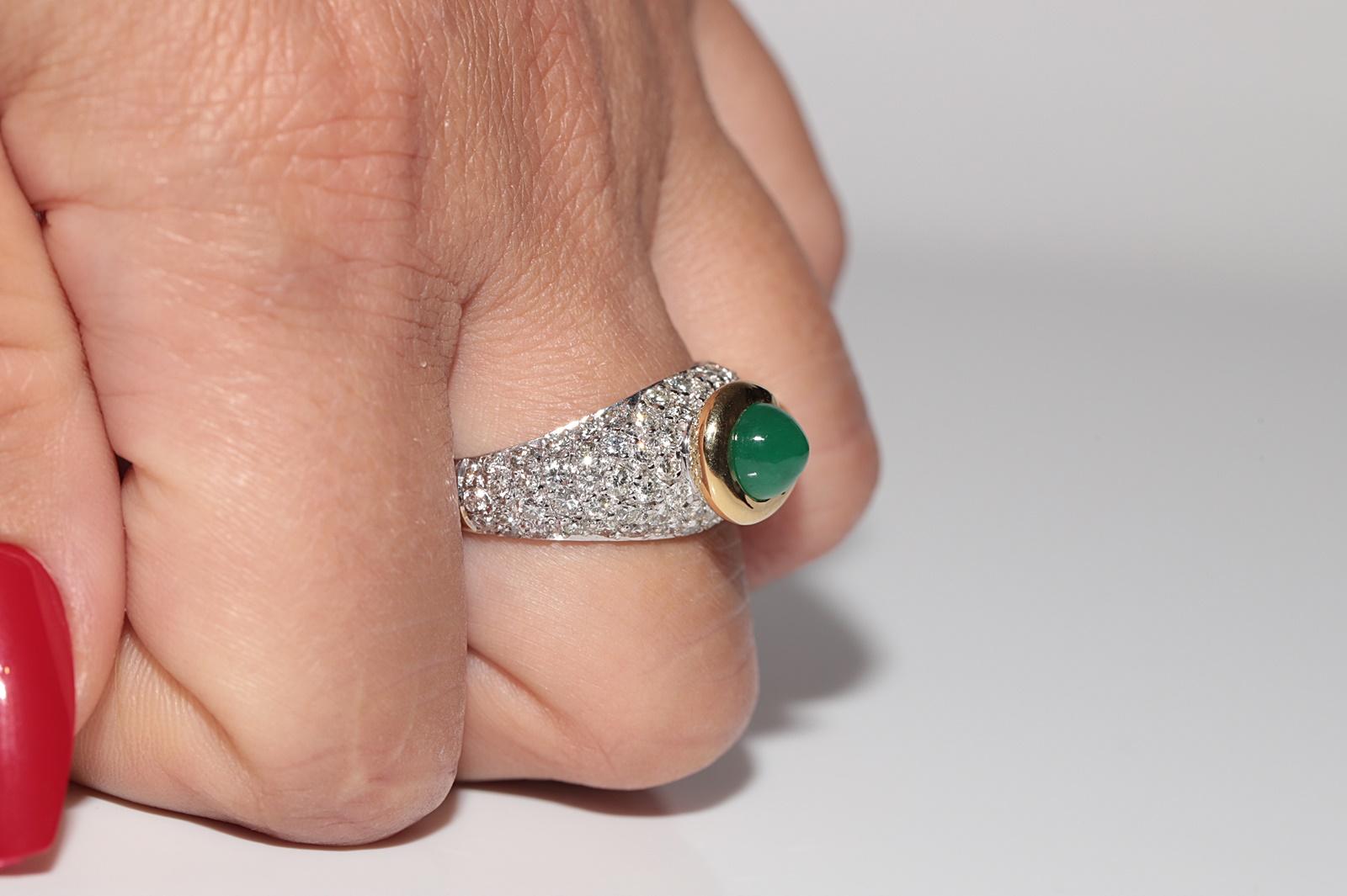 Vintage CIRCA 1980er Jahre 18k Gold natürlichen Diamanten und Cabochon Smaragd geschmückt Ring im Angebot 10