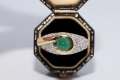Vintage Circa 1980s 18k Gold Natural Diamond And Cabochon Emerald Decorated Ring