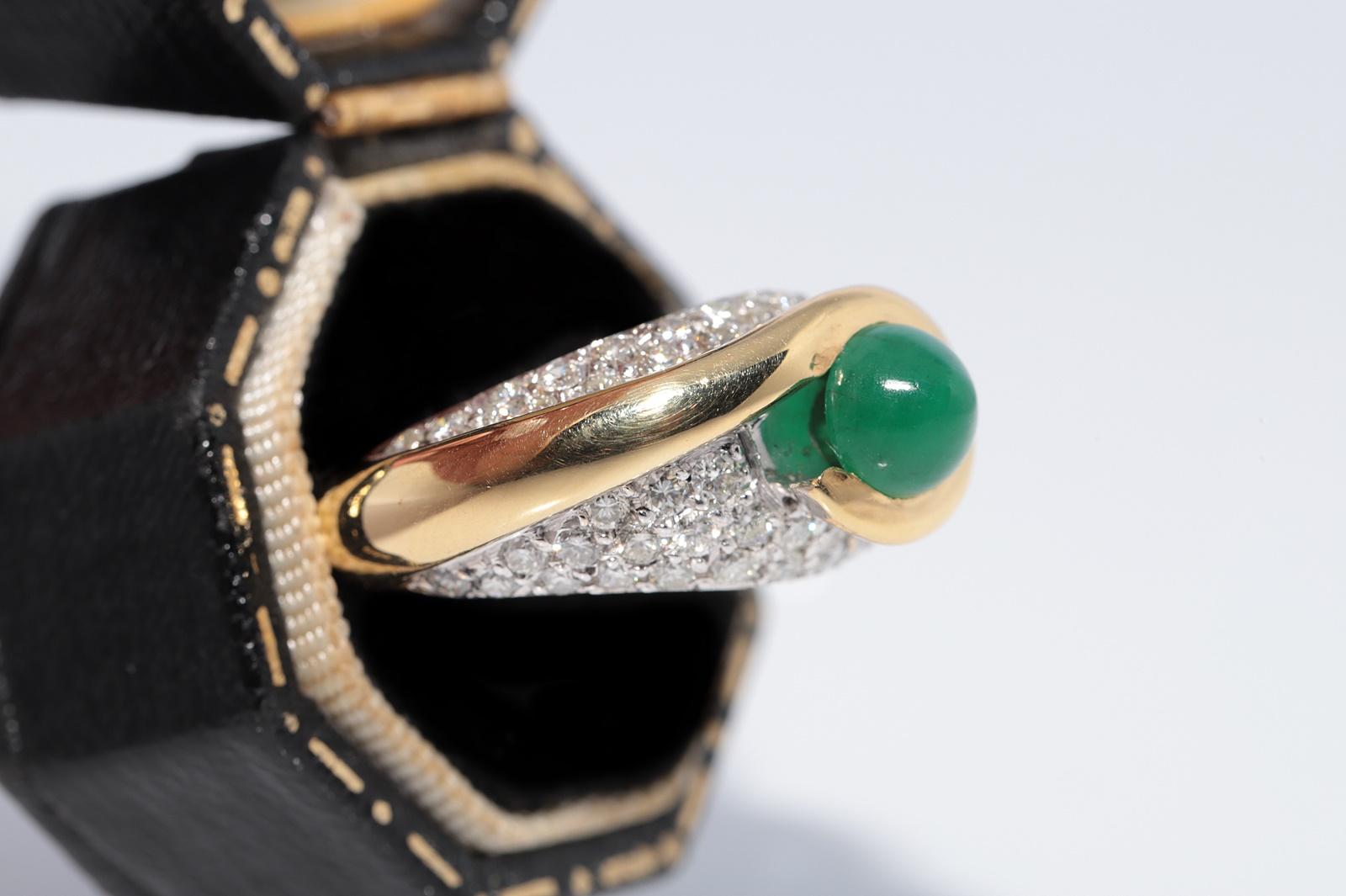 Vintage CIRCA 1980er Jahre 18k Gold natürlichen Diamanten und Cabochon Smaragd geschmückt Ring (Kunsthandwerker*in) im Angebot