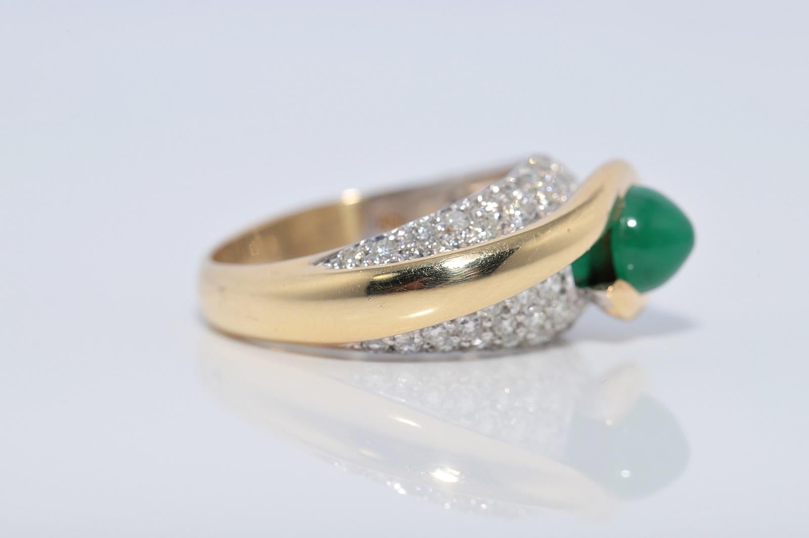 Vintage CIRCA 1980er Jahre 18k Gold natürlichen Diamanten und Cabochon Smaragd geschmückt Ring Damen im Angebot