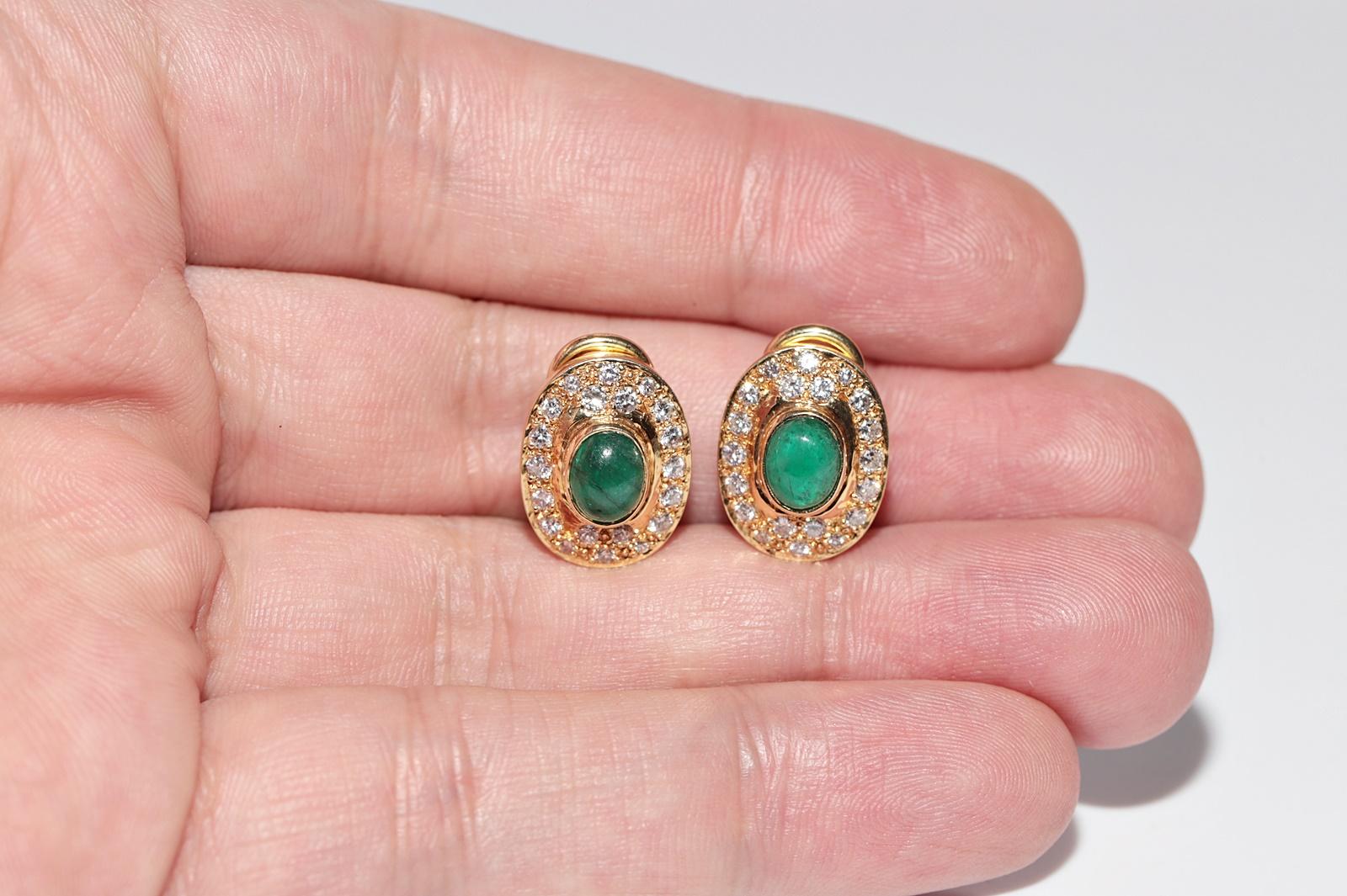 Brilliant Cut Vintage Circa 1980s 18k Gold Natural Diamond And Cabochon Emerald Earring For Sale