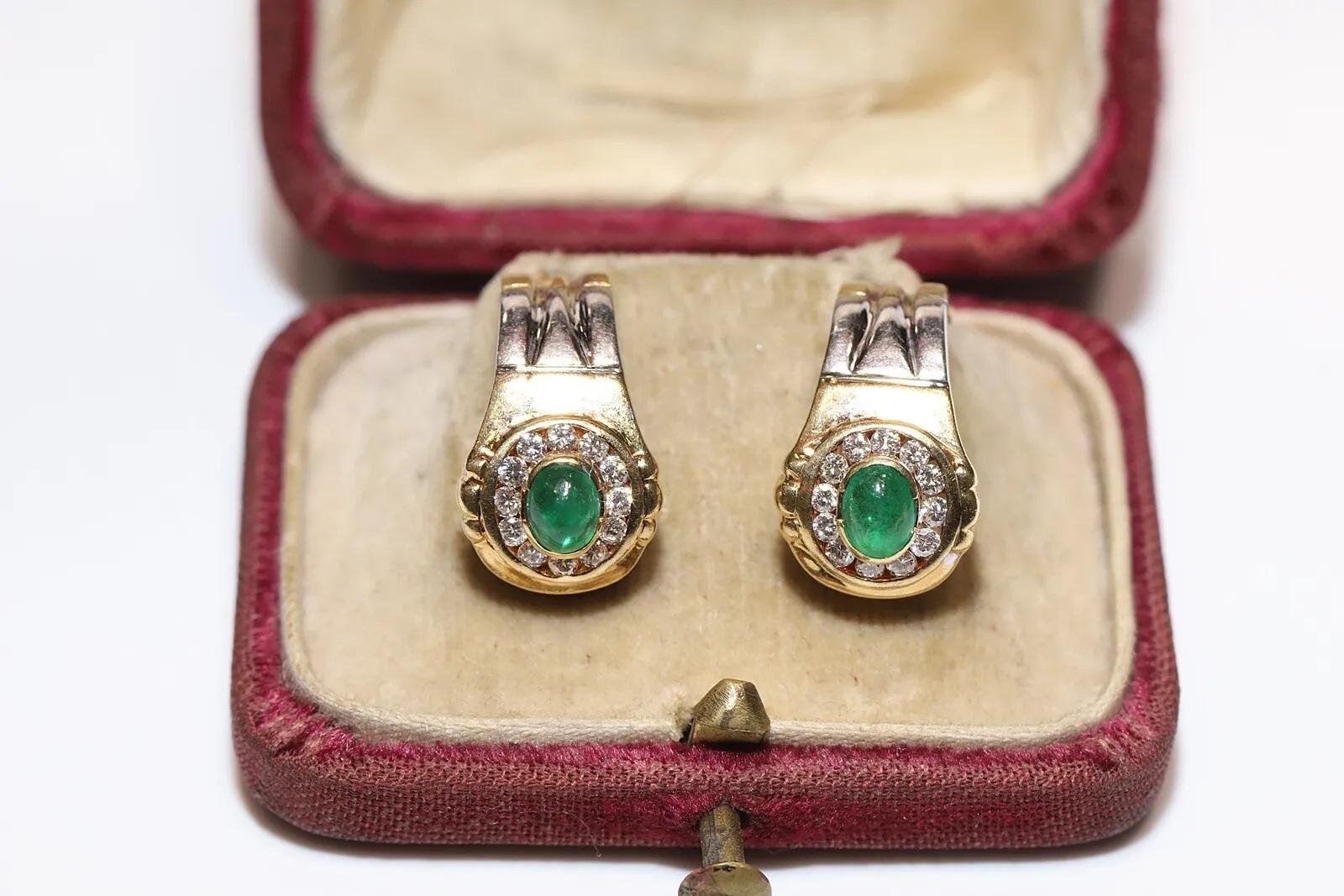 Vintage Circa 1980s 18k Gold Natural Diamond And Cabochon Emerald Earring In Good Condition For Sale In Fatih/İstanbul, 34