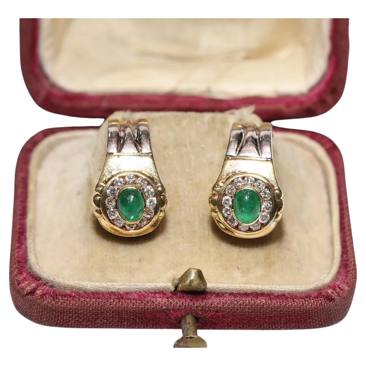 Ohrring, Vintage, ca. 1980er Jahre, 18 Karat Gold, natürlicher Diamant und Cabochon-Smaragd, Smaragd im Angebot