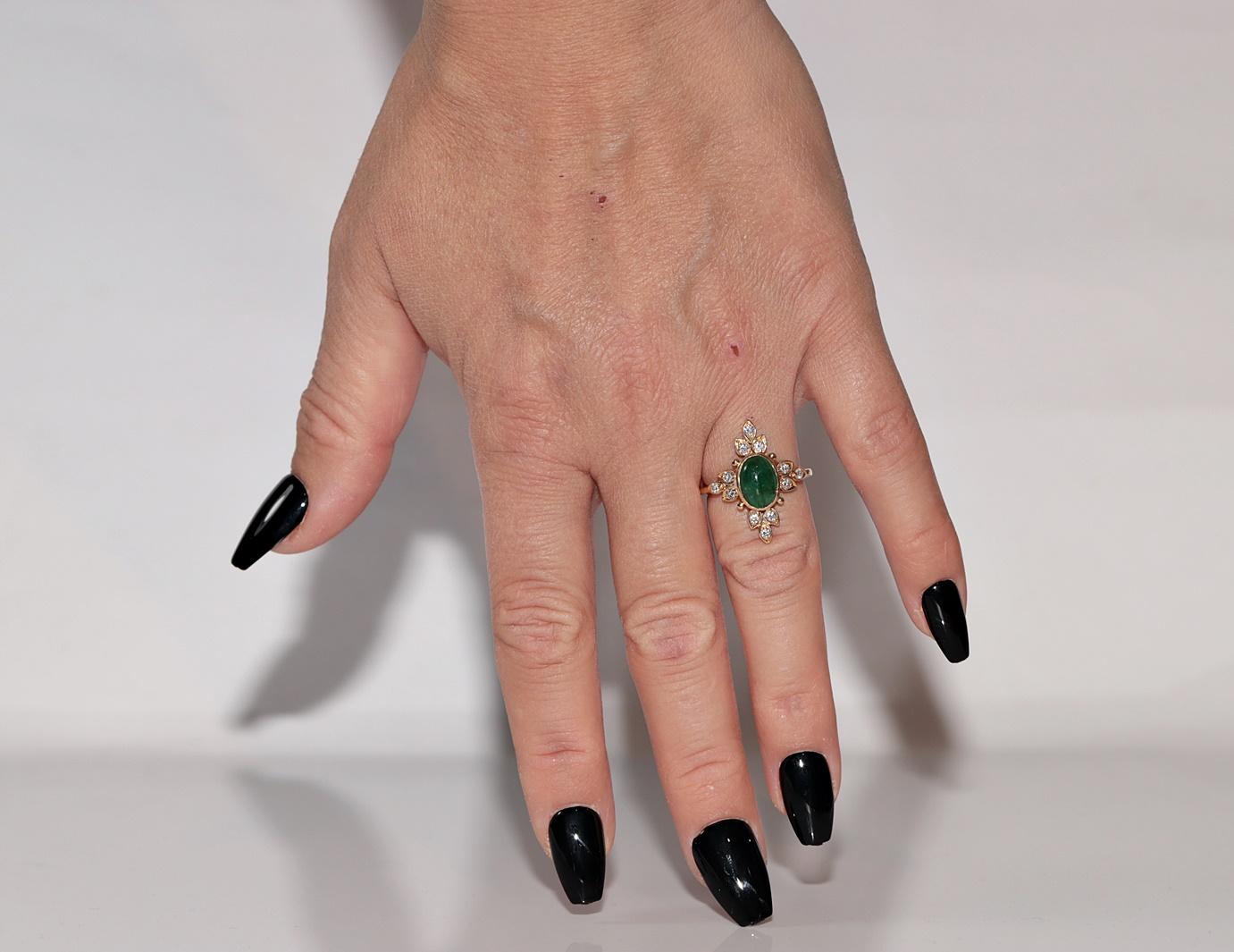 Vintage Circa 1980s 18k Gold Natural Diamond And Cabochon Emerald Navette Ring For Sale 8