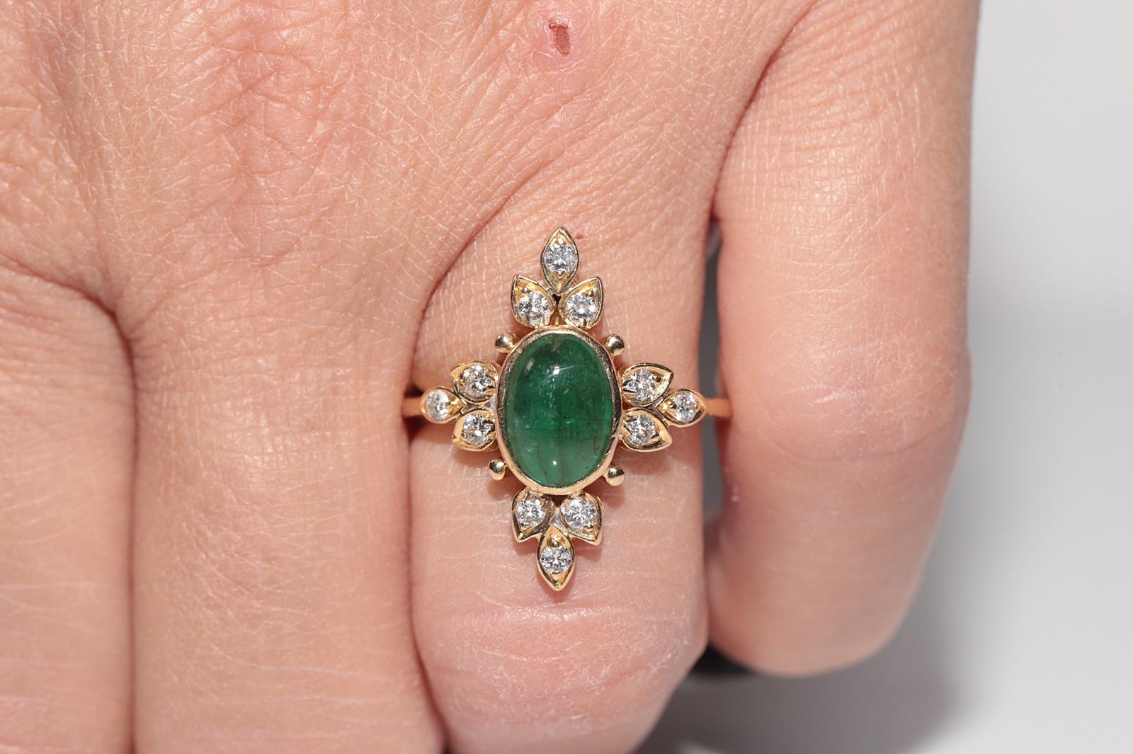Vintage Circa 1980s 18k Gold Natural Diamond And Cabochon Emerald Navette Ring For Sale 10